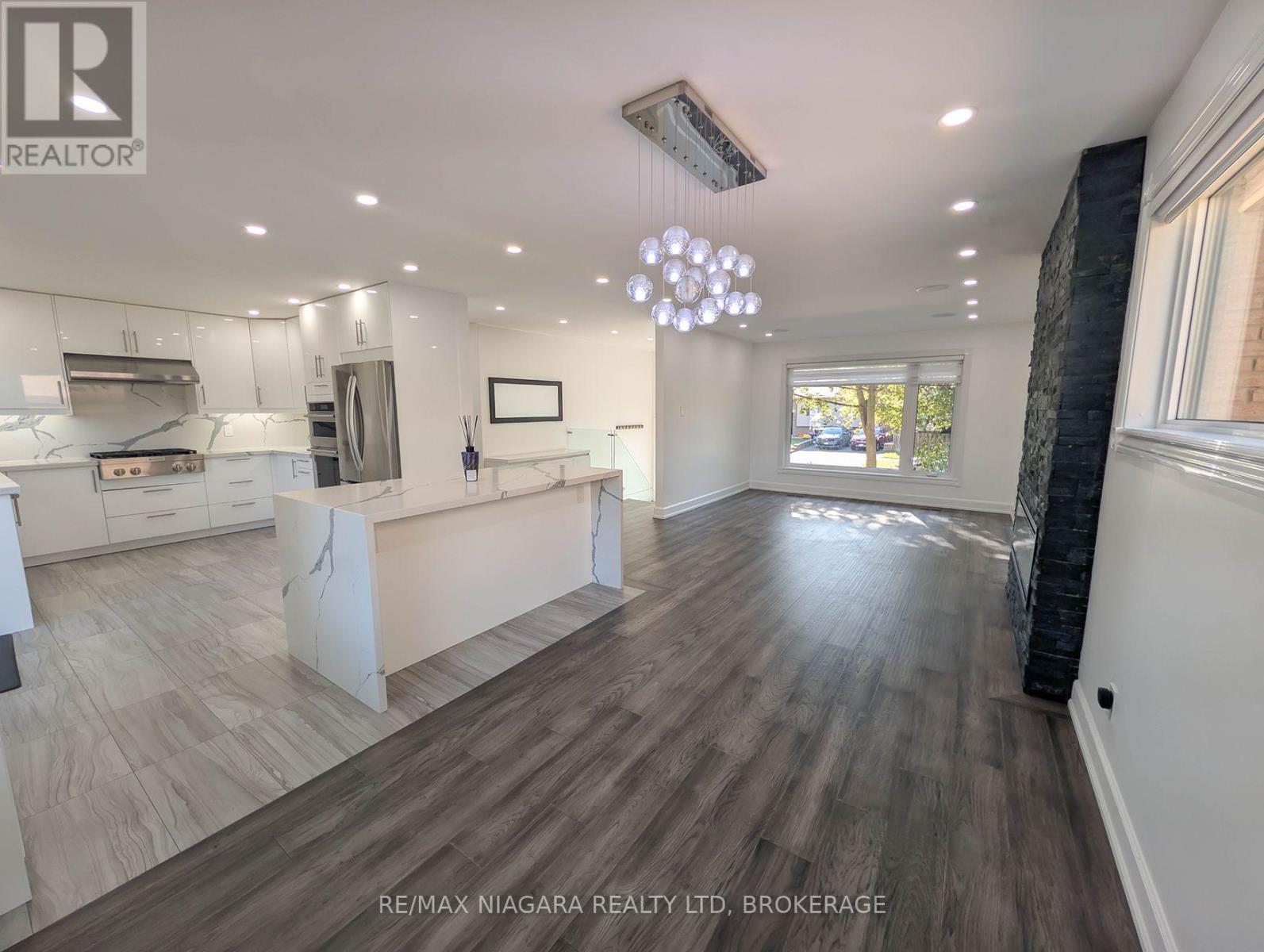 2474 Bridge Road, Oakville, Ontario  L6L 2H2 - Photo 7 - W14098822