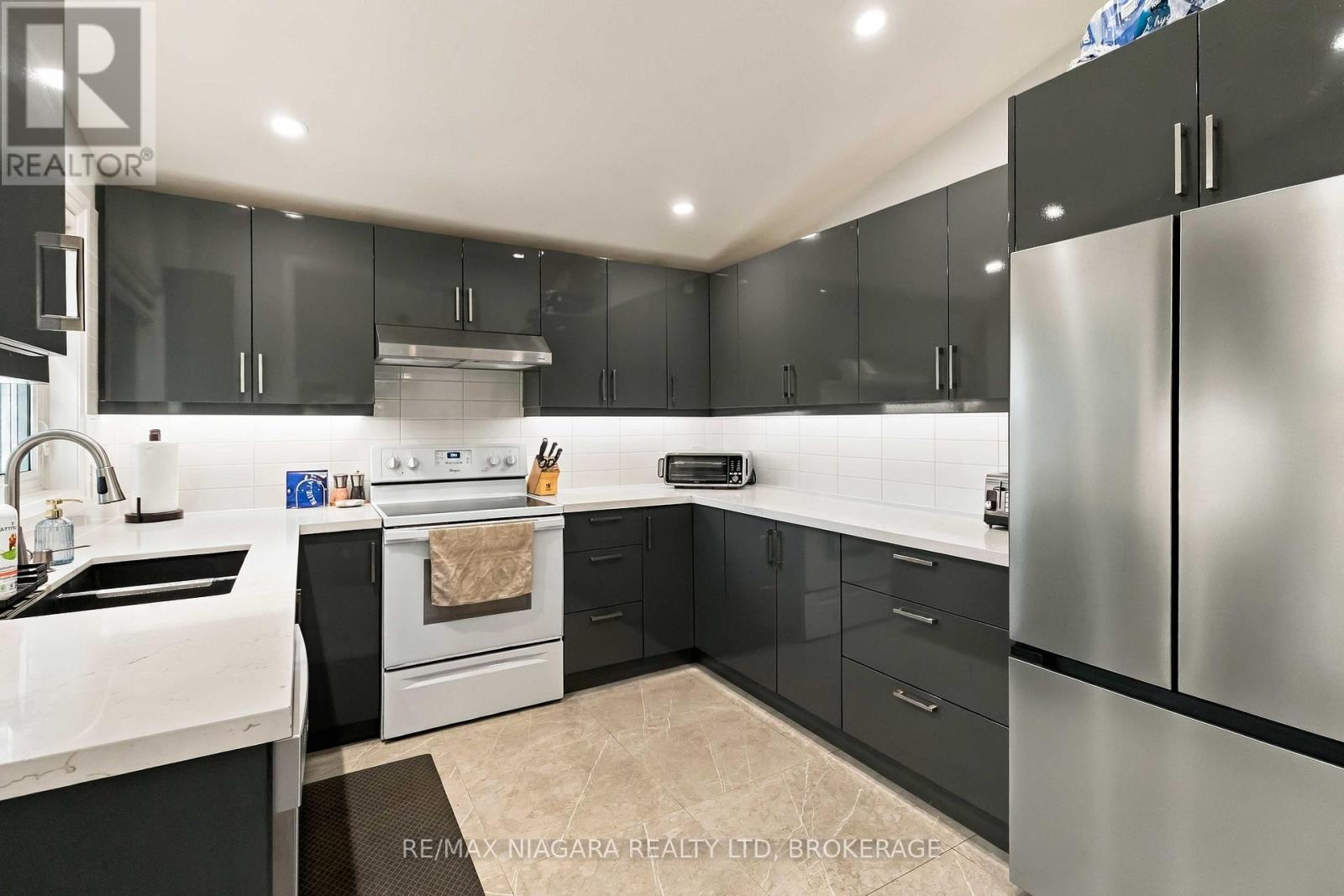 Main - 1852 Truscott Drive, Mississauga, Ontario  L5J 2A2 - Photo 13 - W14098872
