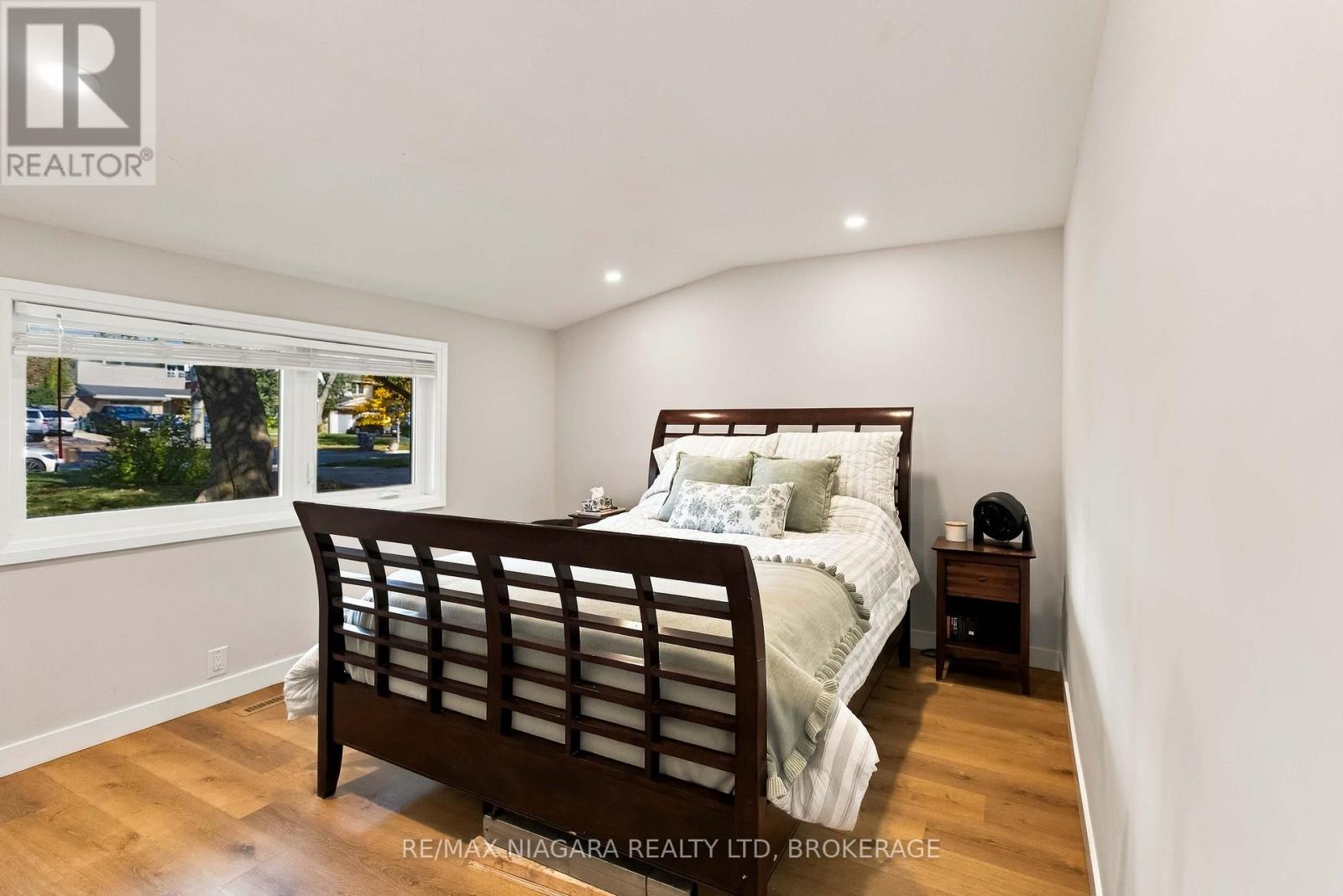 Main - 1852 Truscott Drive, Mississauga, Ontario  L5J 2A2 - Photo 18 - W14098872