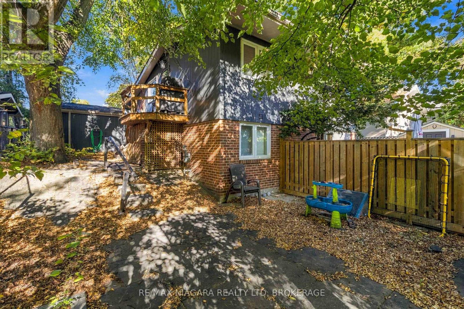 MAIN - 1852 TRUSCOTT DRIVE