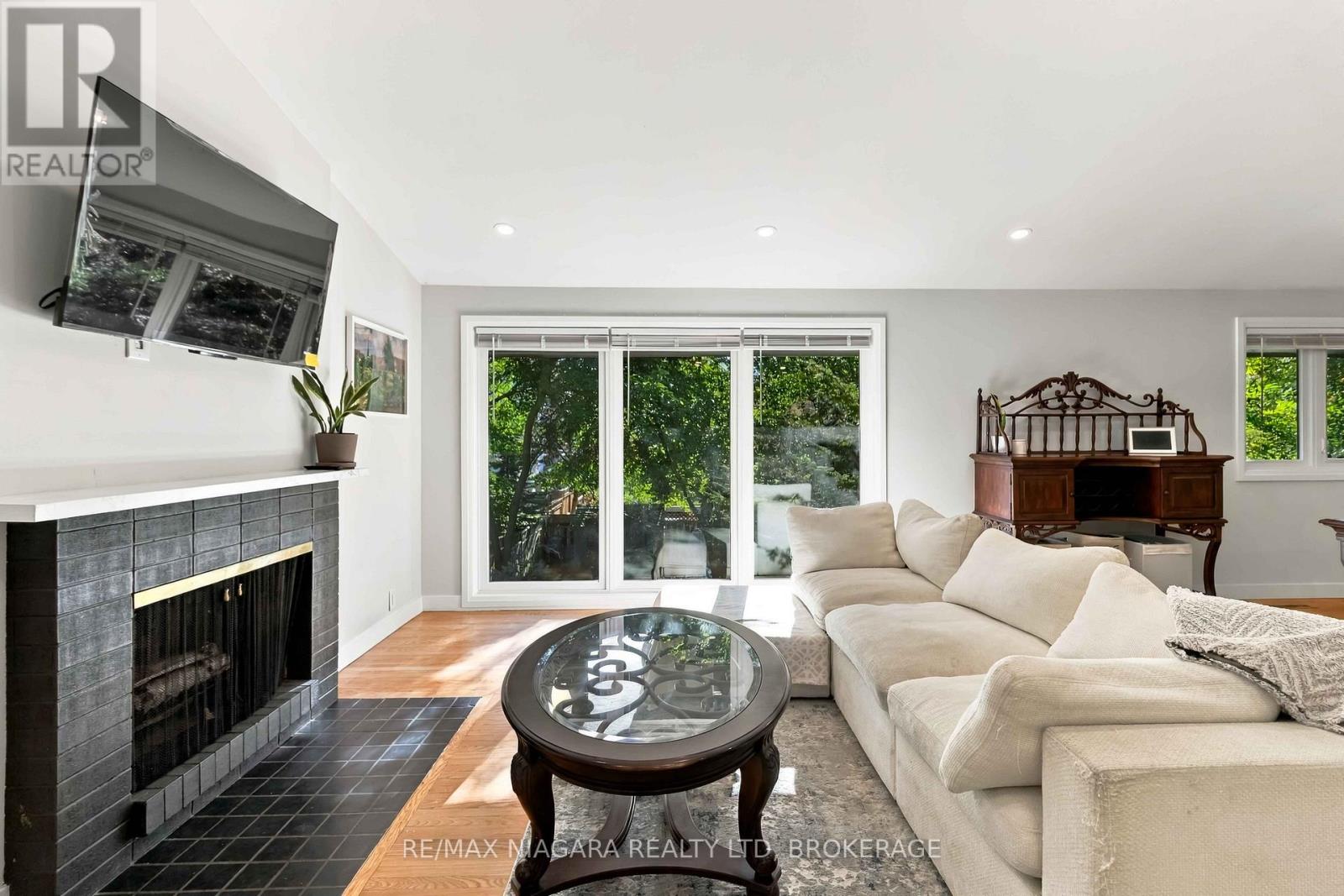 Main - 1852 Truscott Drive, Mississauga, Ontario  L5J 2A2 - Photo 7 - W14098872