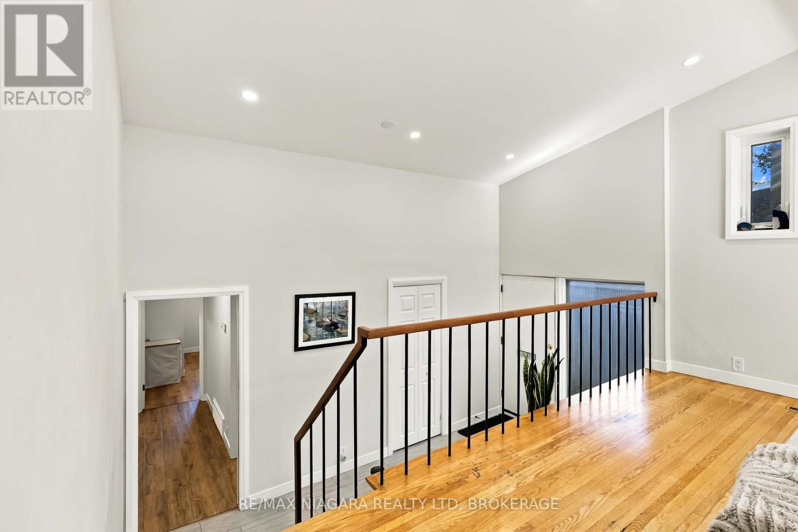 Main - 1852 Truscott Drive, Mississauga, Ontario  L5J 2A2 - Photo 9 - W14098872