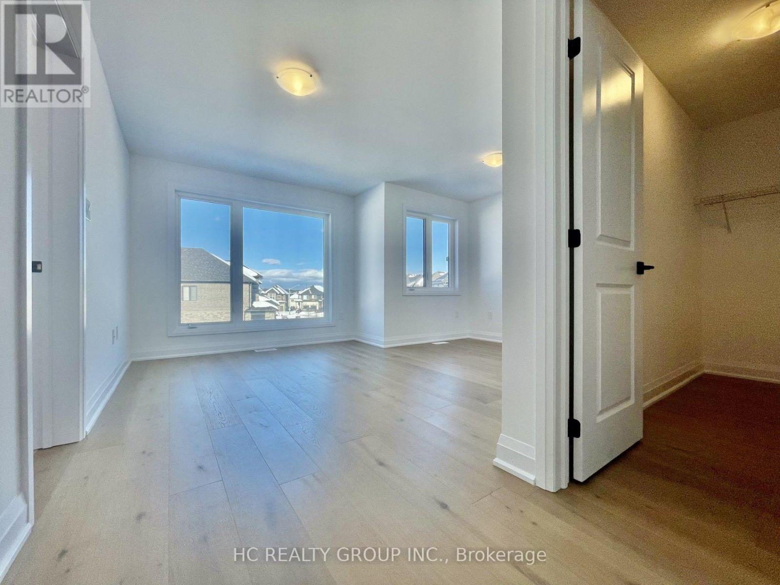 Upper - 19 Gateway Drive, Barrie, Ontario  L9J 0Y1 - Photo 11 - S14098792