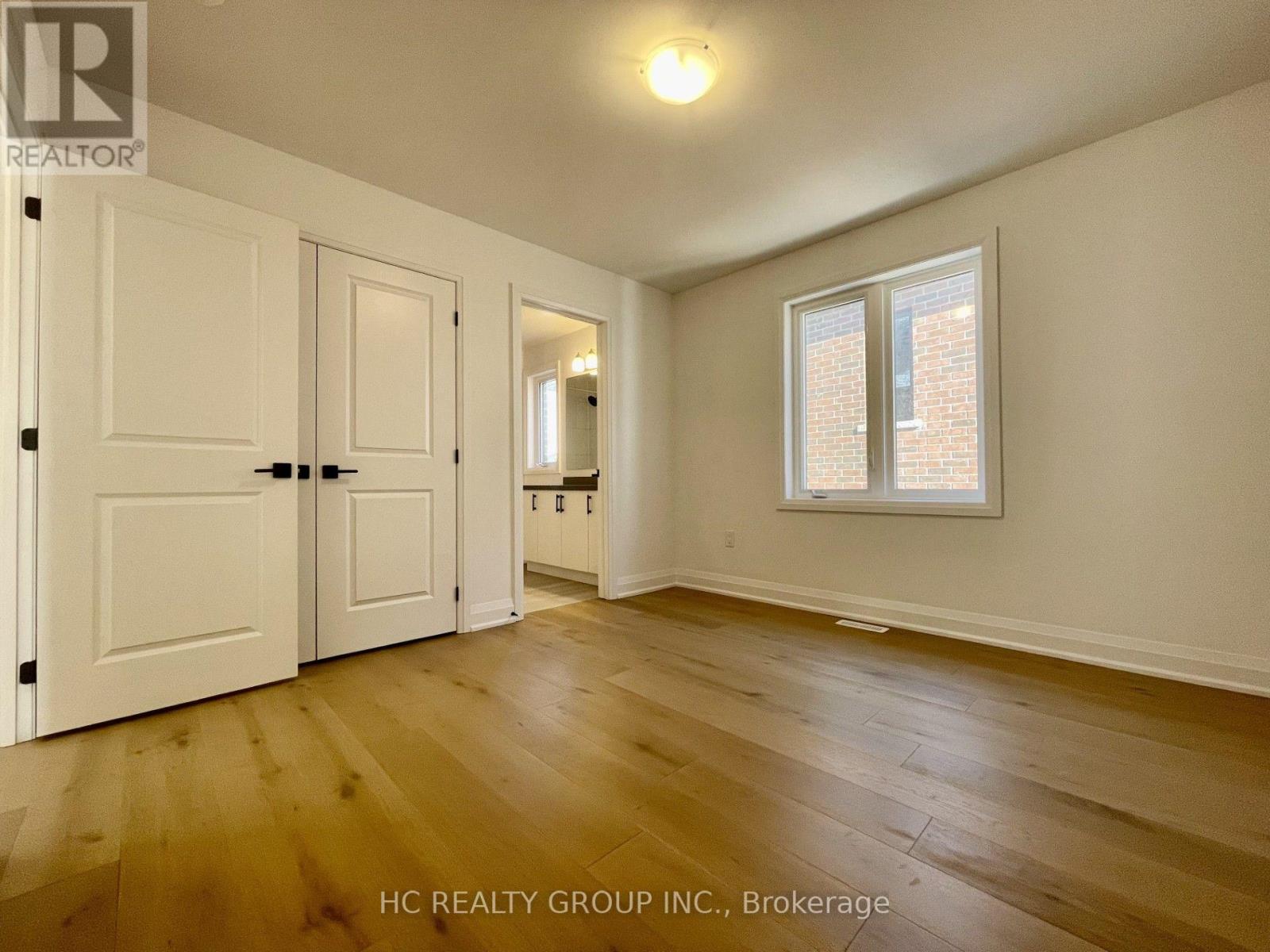 Upper - 19 Gateway Drive, Barrie, Ontario  L9J 0Y1 - Photo 16 - S14098792