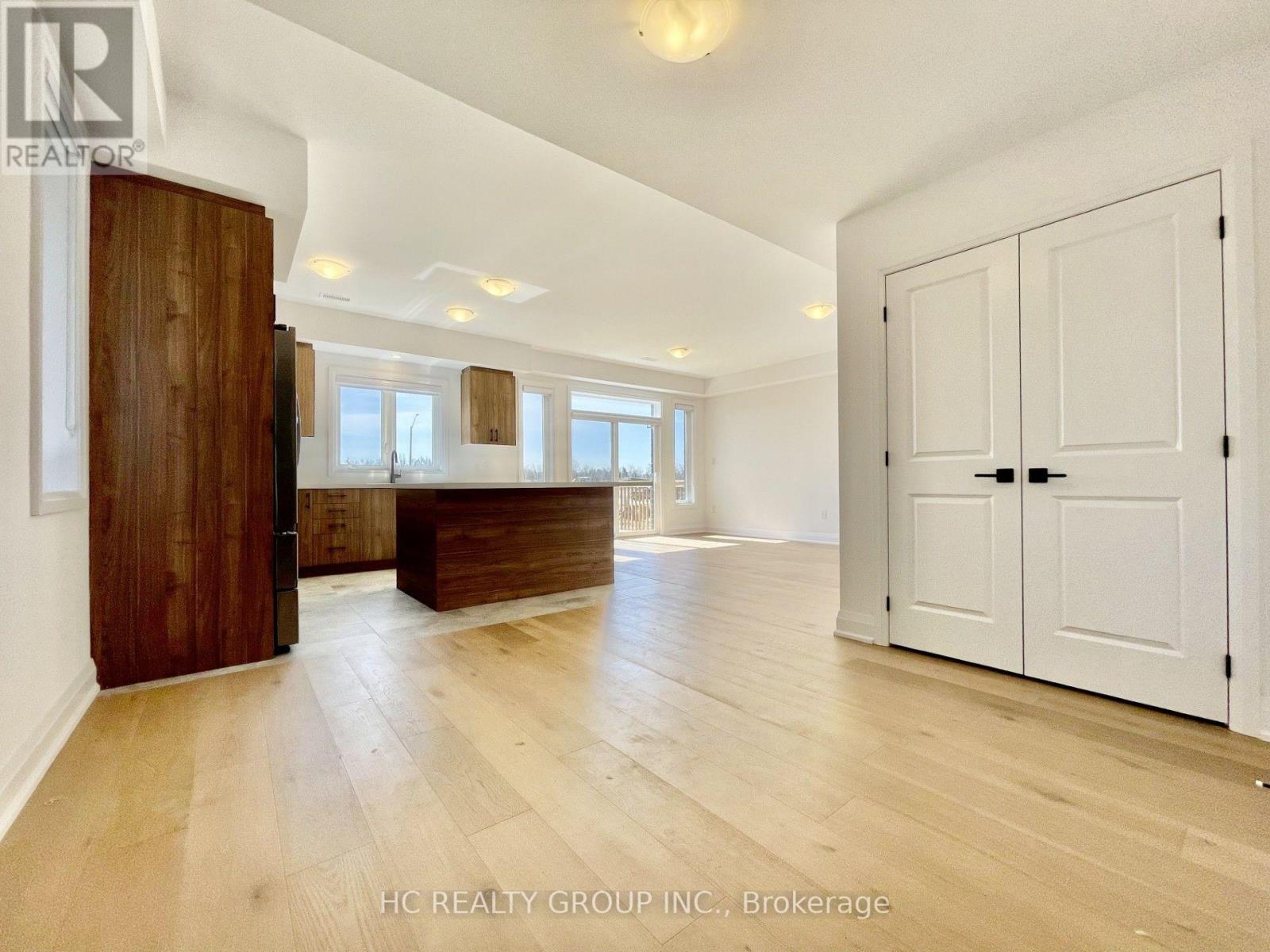 Upper - 19 Gateway Drive, Barrie, Ontario  L9J 0Y1 - Photo 7 - S14098792