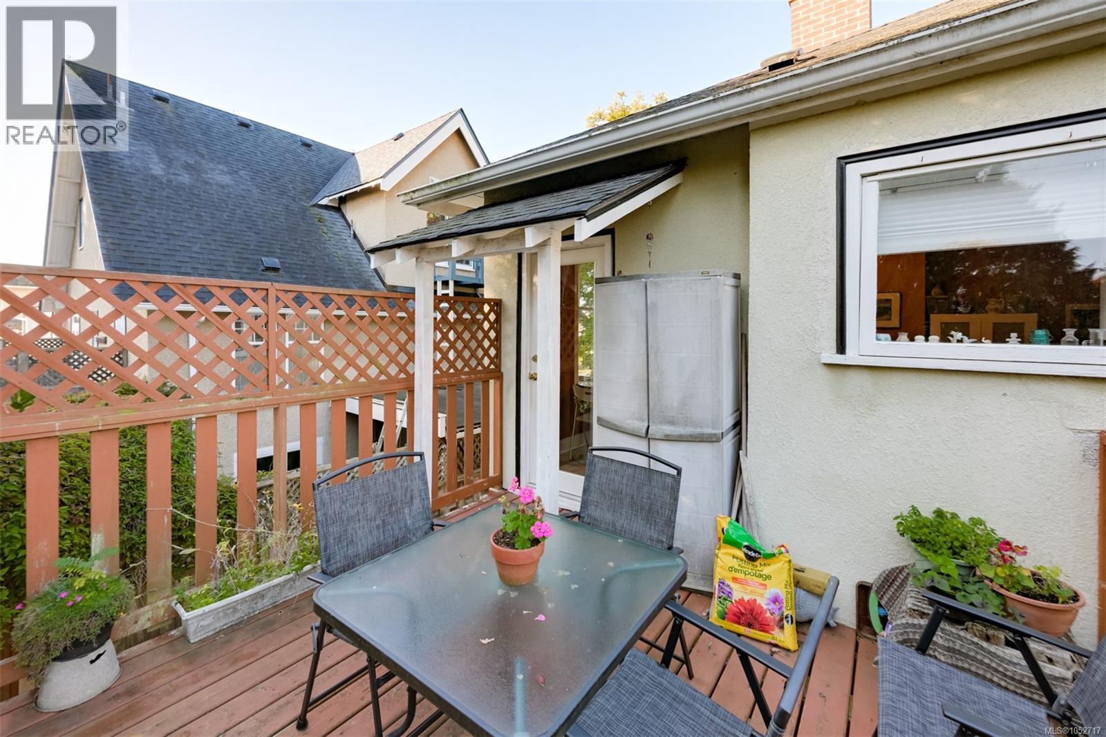 145 Beechwood Ave