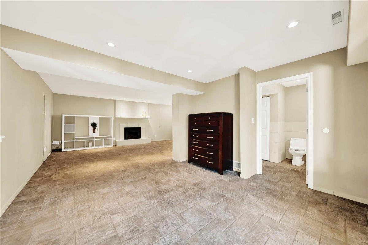 18143 57a Avenue, Surrey, British Columbia  V3S 1J7 - Photo 35 - R3176853
