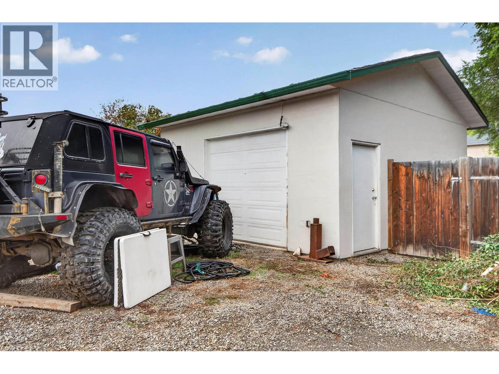 2710 Westsyde Road, Kamloops, British Columbia  V2B 7C9 - Photo 33 - 10403898
