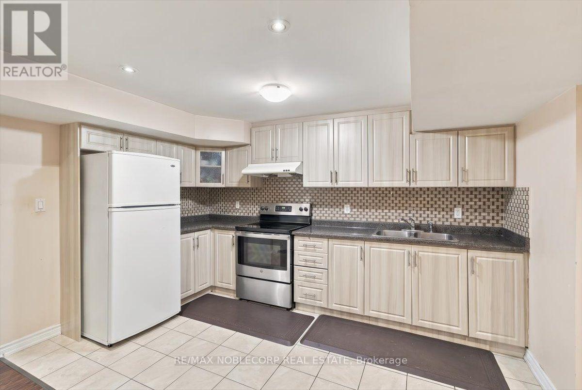 14 Solstice Street, Brampton, Ontario  L6P 3T9 - Photo 39 - W14098772