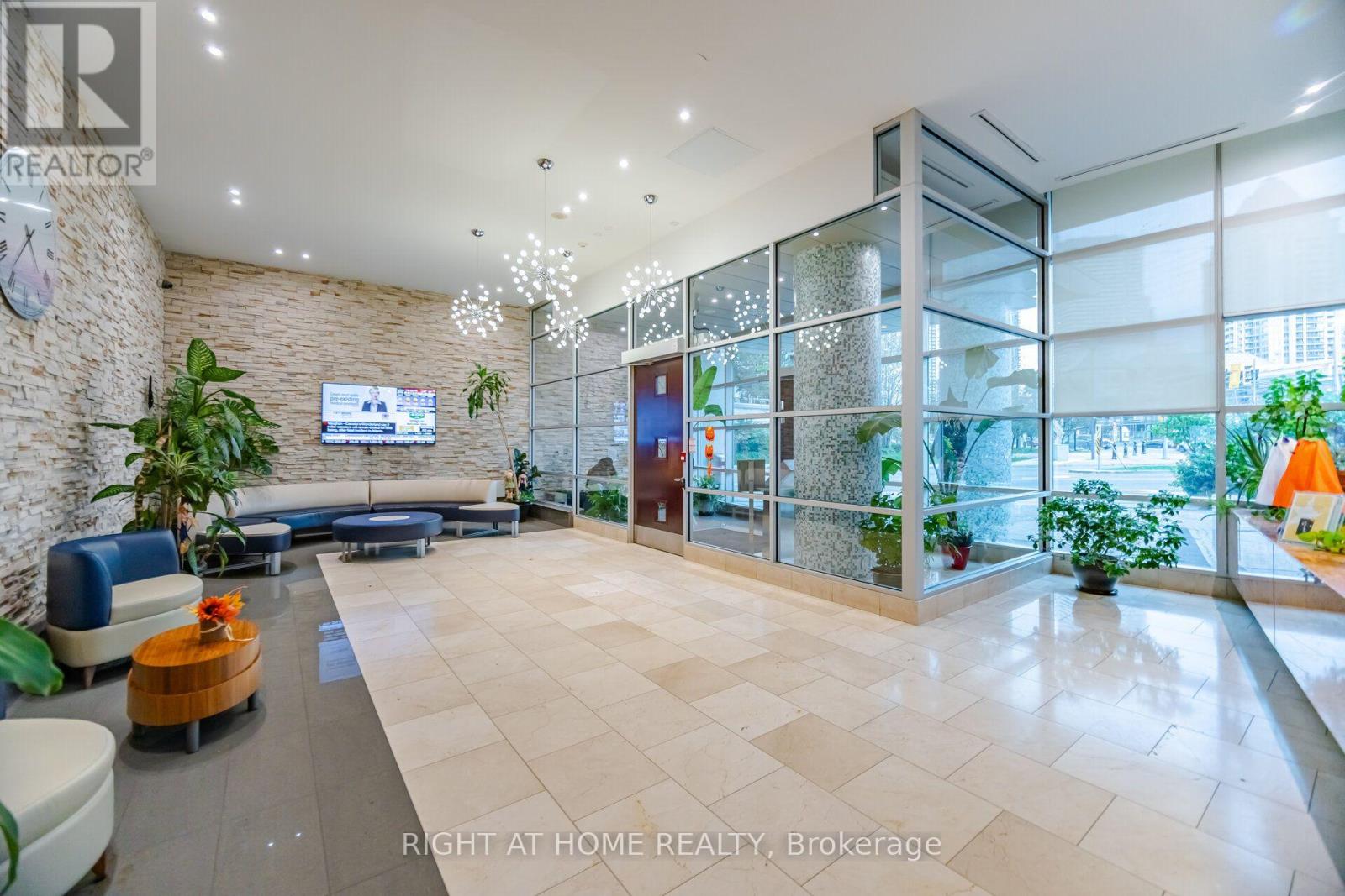 604 - 3939 Duke Of York Boulevard, Mississauga, Ontario  L5B 4N2 - Photo 37 - W14098786