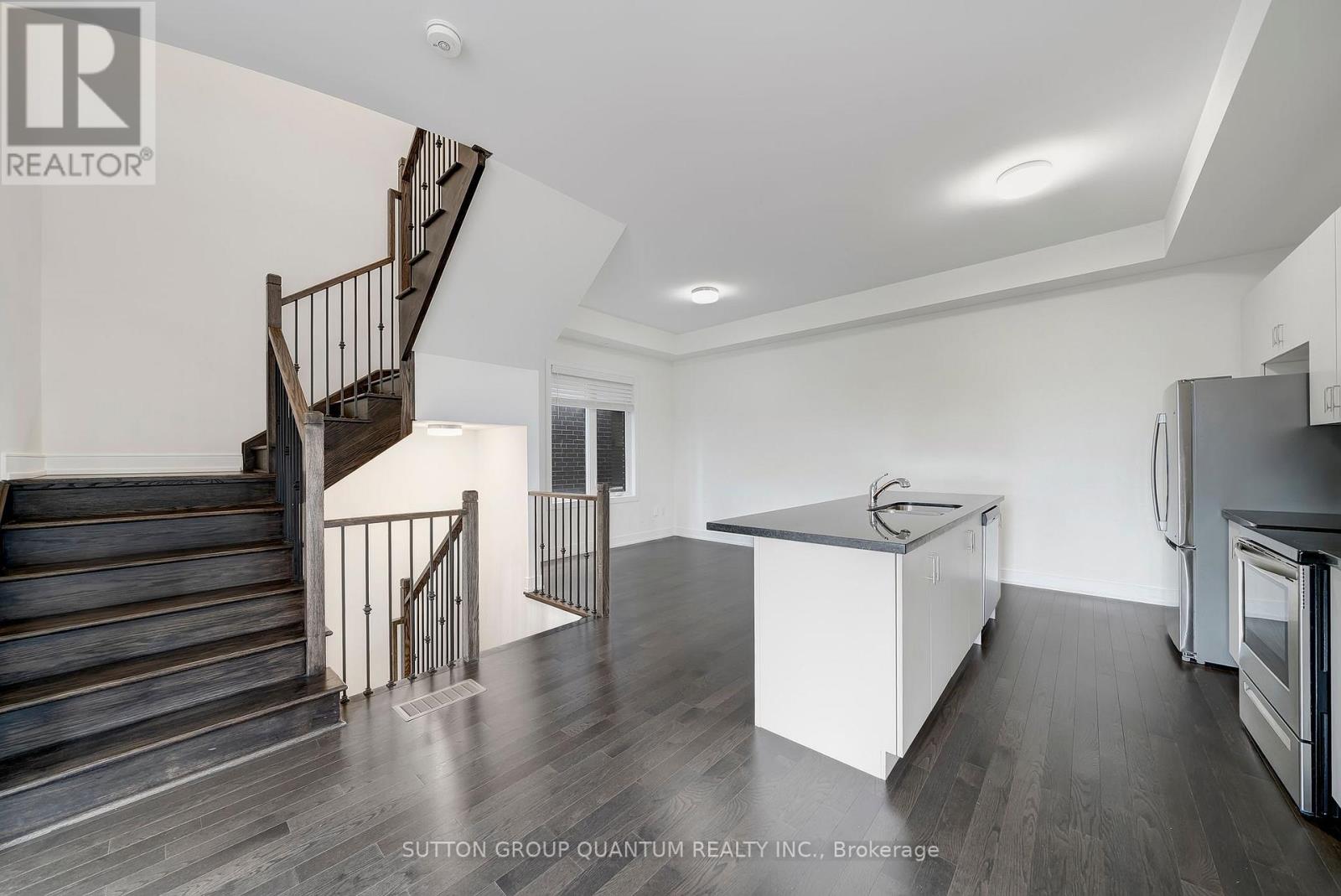 1401 Clarriage Court, Milton, Ontario  L9E 1L6 - Photo 4 - W14098790