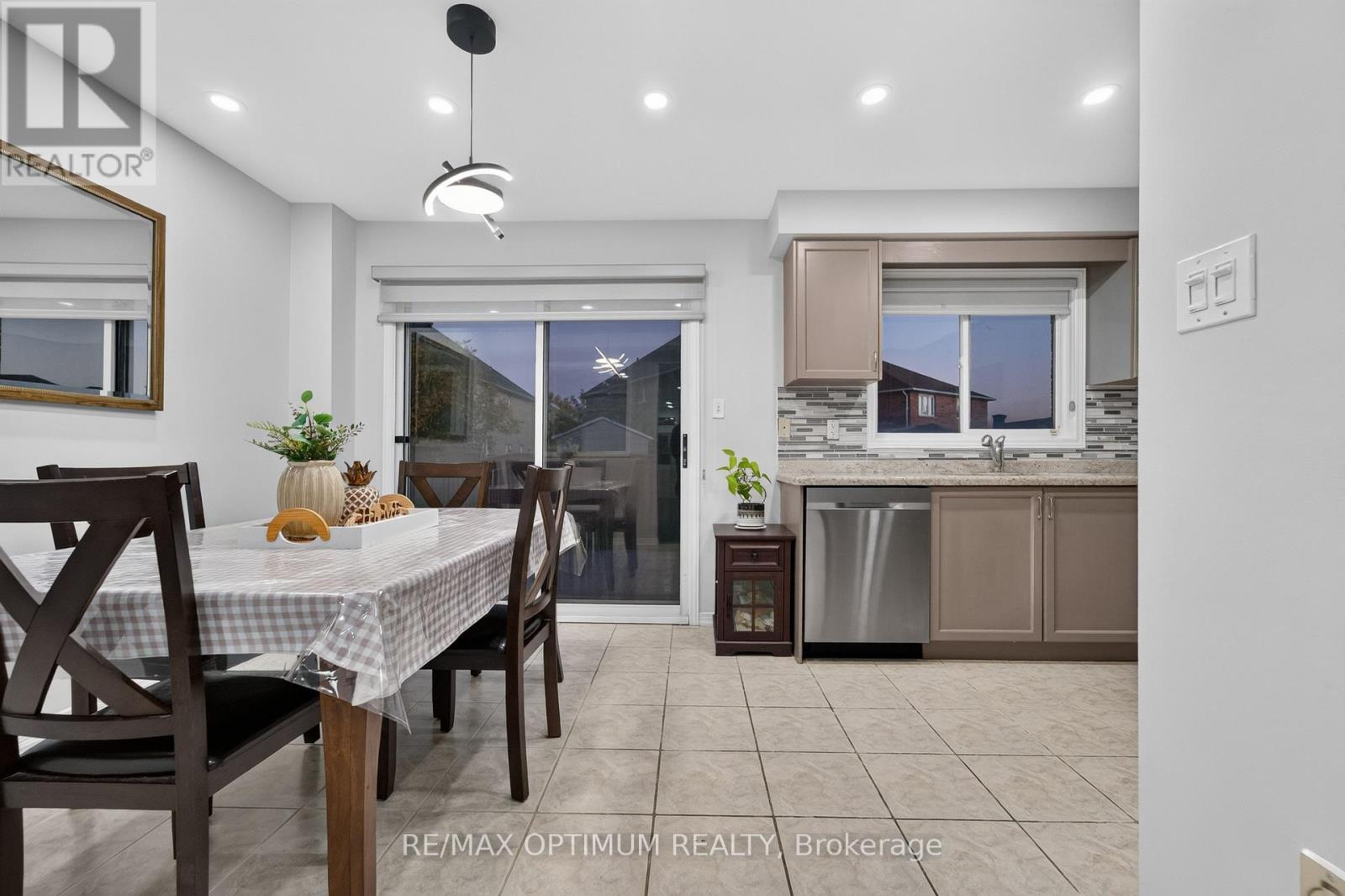 120 Zia Dodda Crescent, Brampton, Ontario  L6P 1T4 - Photo 13 - W14098804