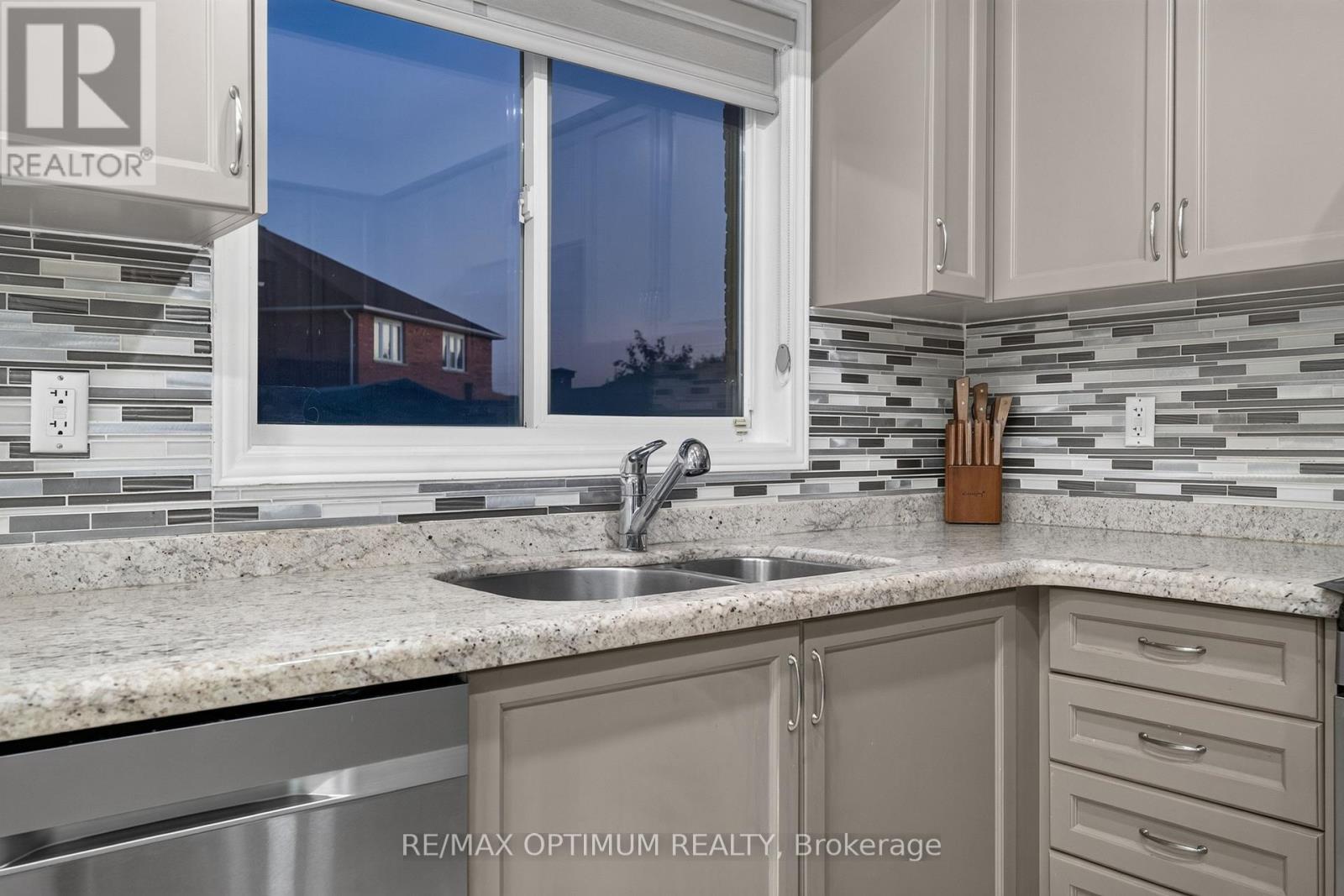 120 Zia Dodda Crescent, Brampton, Ontario  L6P 1T4 - Photo 16 - W14098804