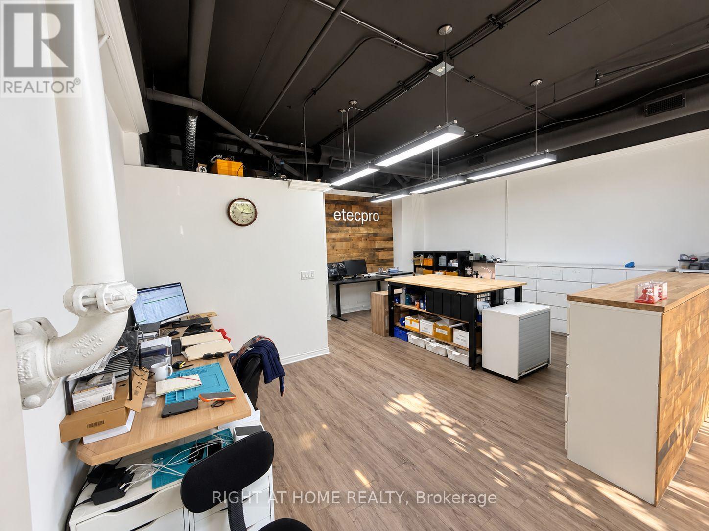 3 - 5327 Upper Middle Road, Burlington, Ontario  L7L 0E9 - Photo 2 - W14098828