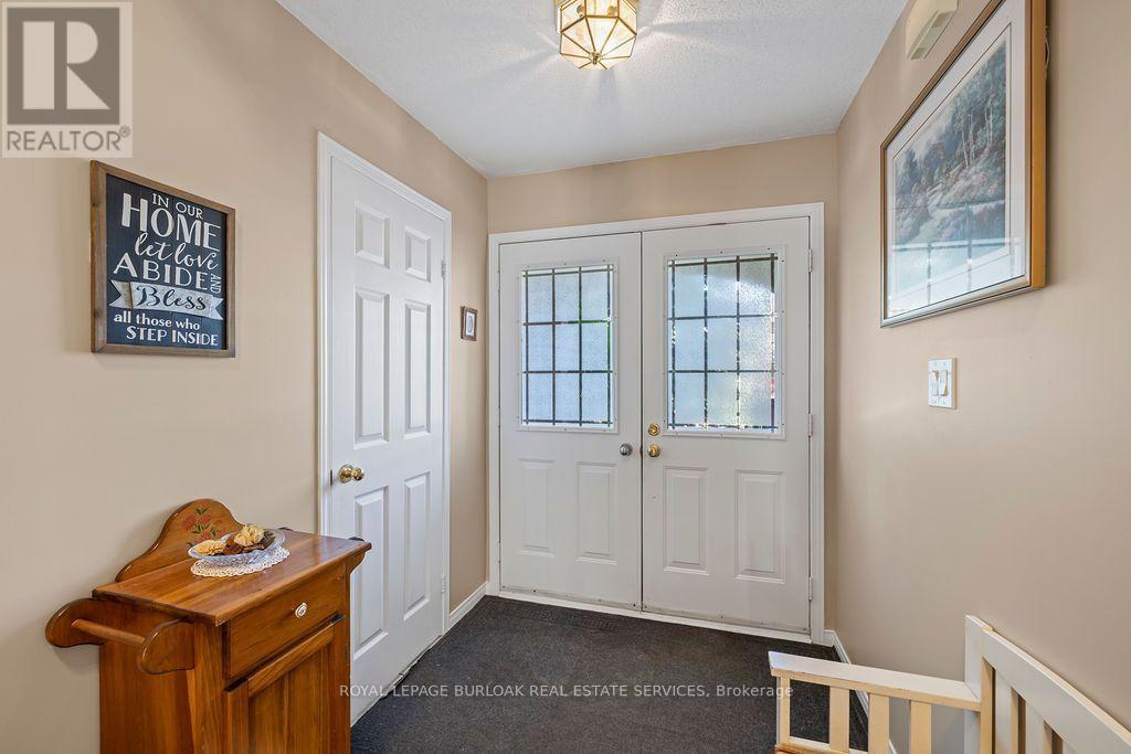 4114 Pincay Oaks Lane, Burlington, Ontario  L7M 4L6 - Photo 4 - W14098856