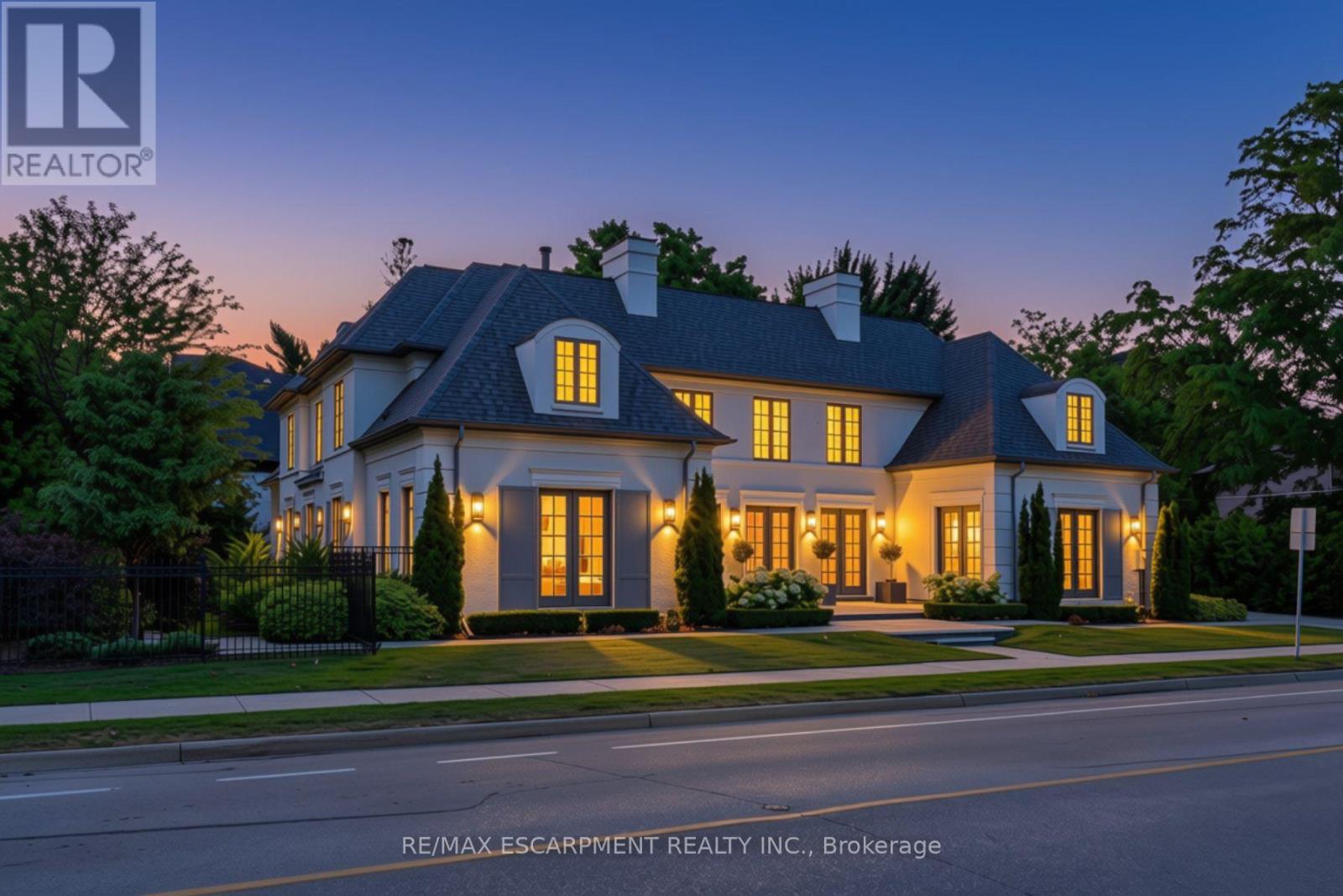393 MAPLE GROVE DRIVE, Oakville, Ontario