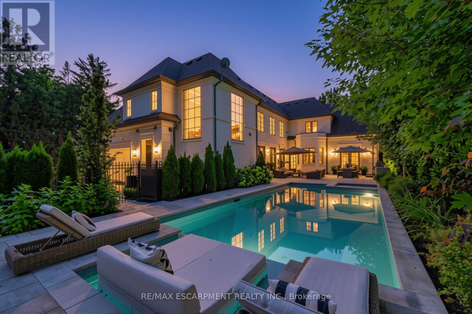 393 Maple Grove Drive, Oakville, Ontario  L6J 4V8 - Photo 4 - W14098868