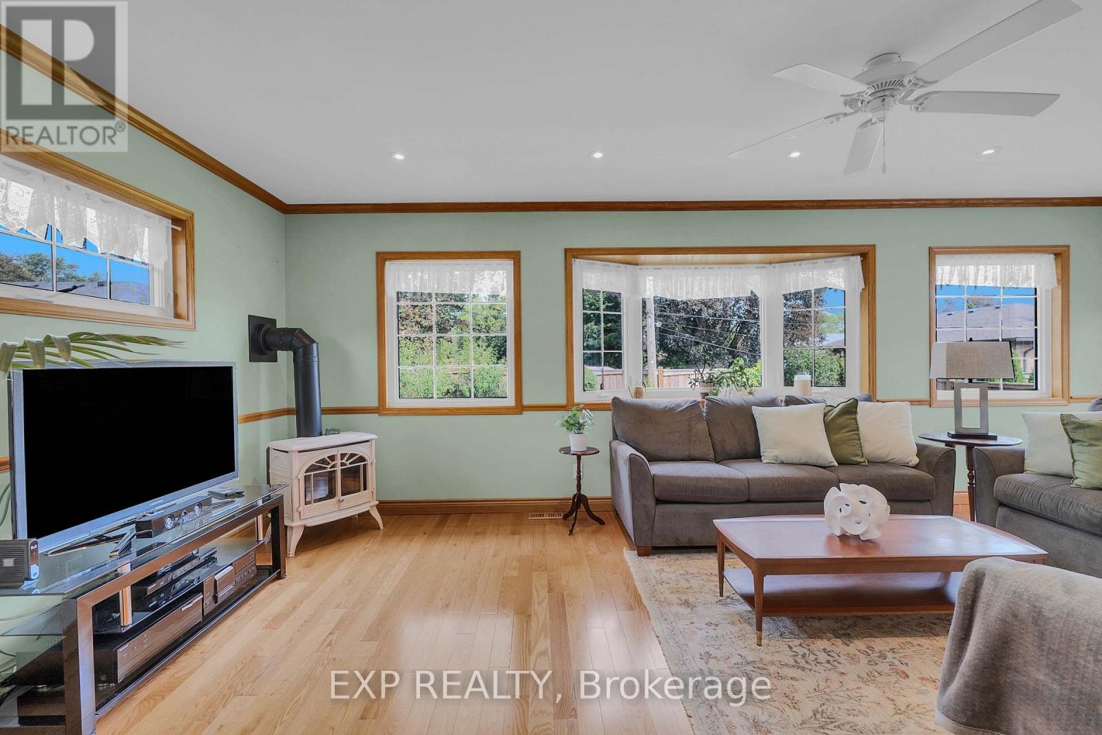 6 Jardine Place, Toronto, Ontario  M9R 2B9 - Photo 17 - W14098912