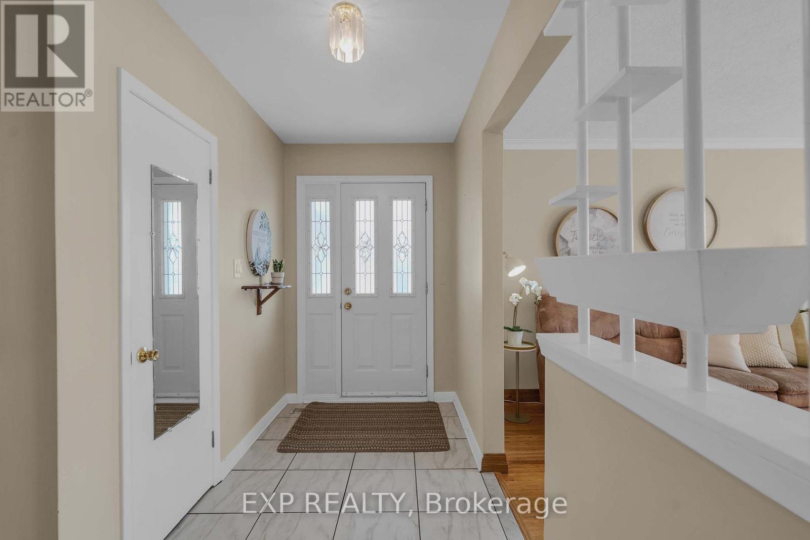 6 Jardine Place, Toronto, Ontario  M9R 2B9 - Photo 5 - W14098912