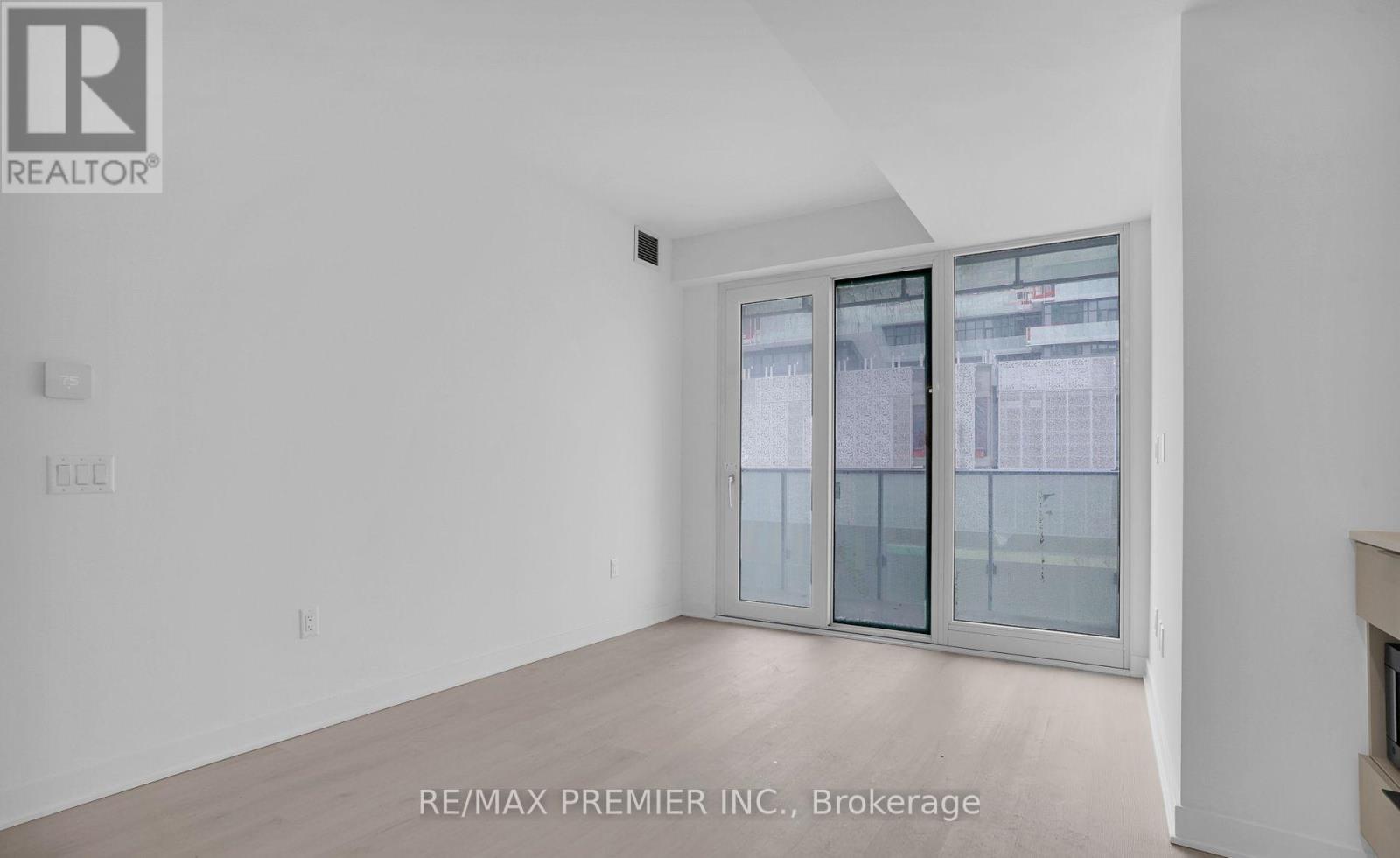 225 - 3900 Confederation Parkway, Mississauga, Ontario  L5B 0K7 - Photo 6 - W14099006
