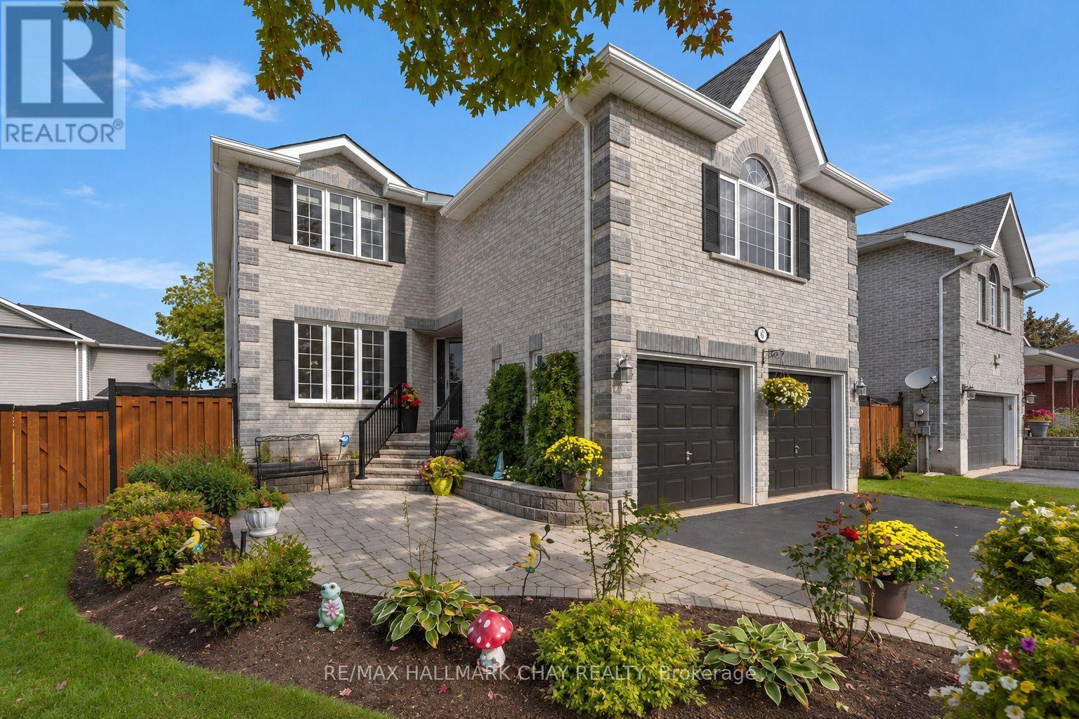 6 WHISPERING PINE PLACE, Barrie, Ontario