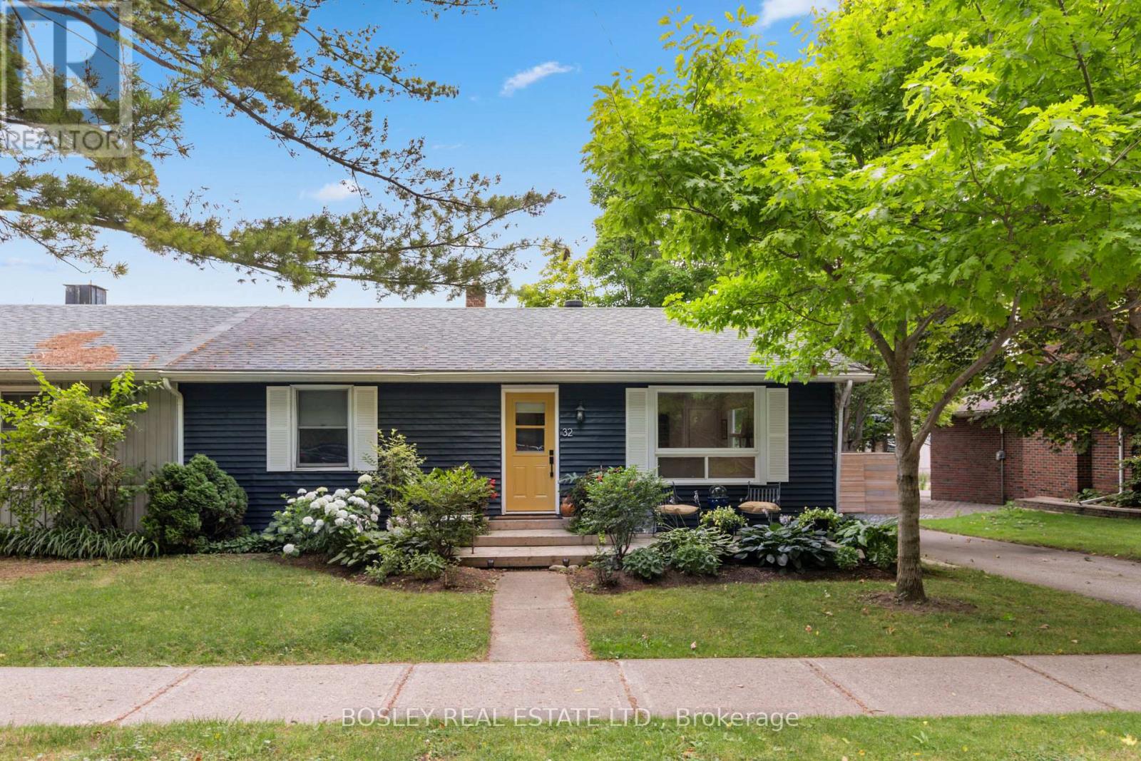 32 LOUISA STREET, Blue Mountains, Ontario