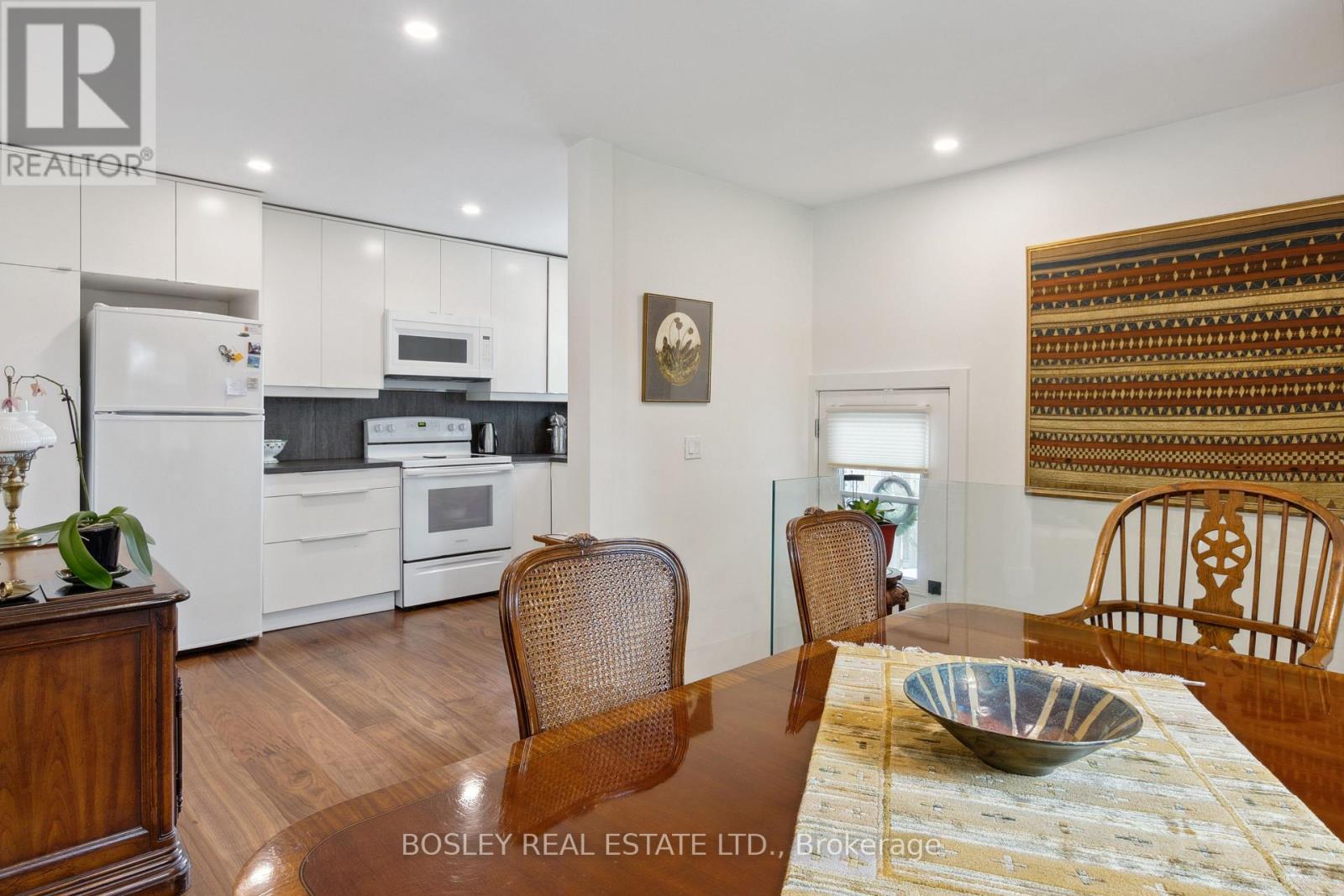 32 LOUISA STREET — photo 12