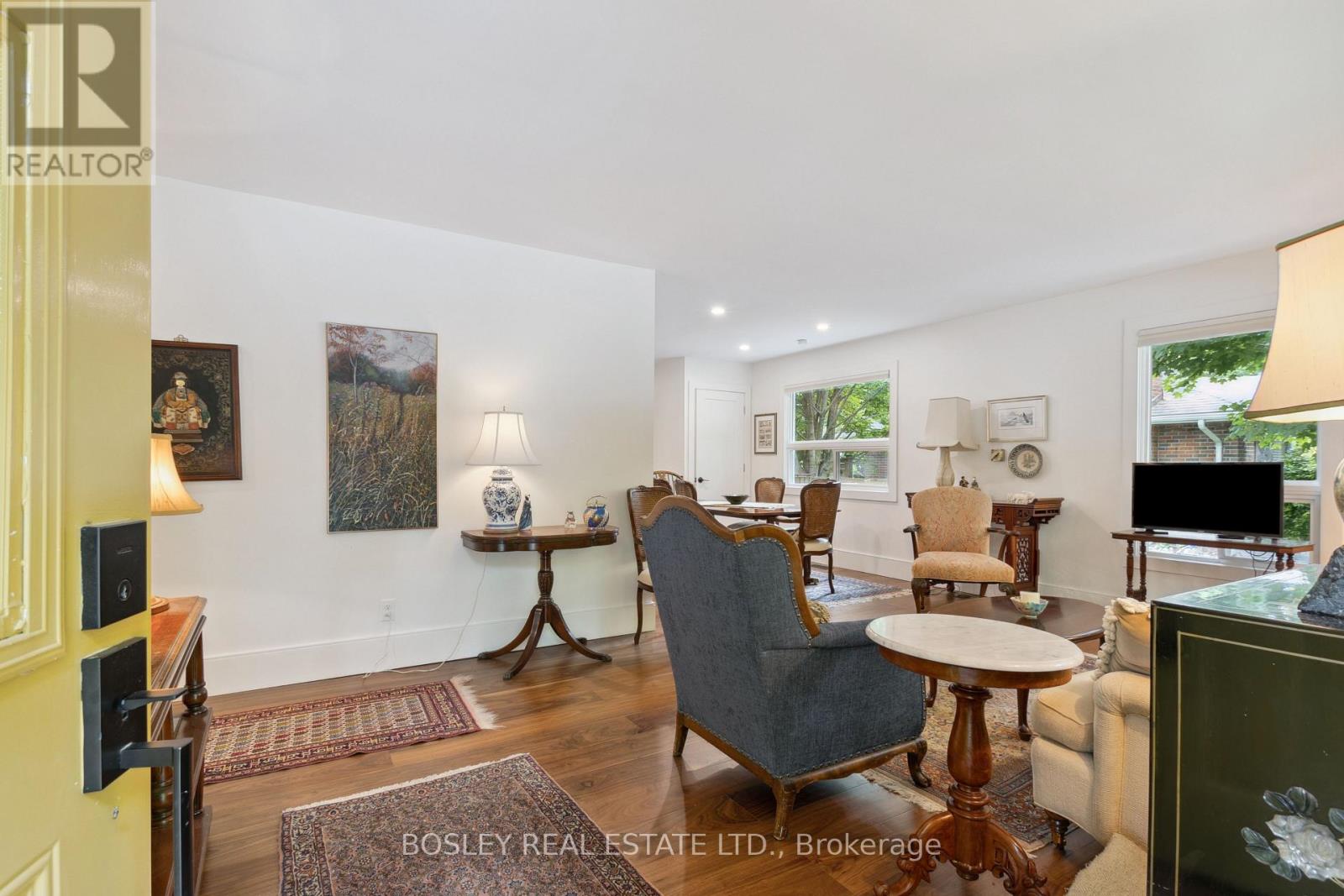 32 LOUISA STREET — photo 3