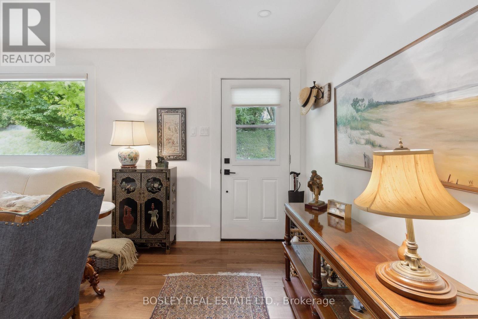 32 LOUISA STREET — photo 4