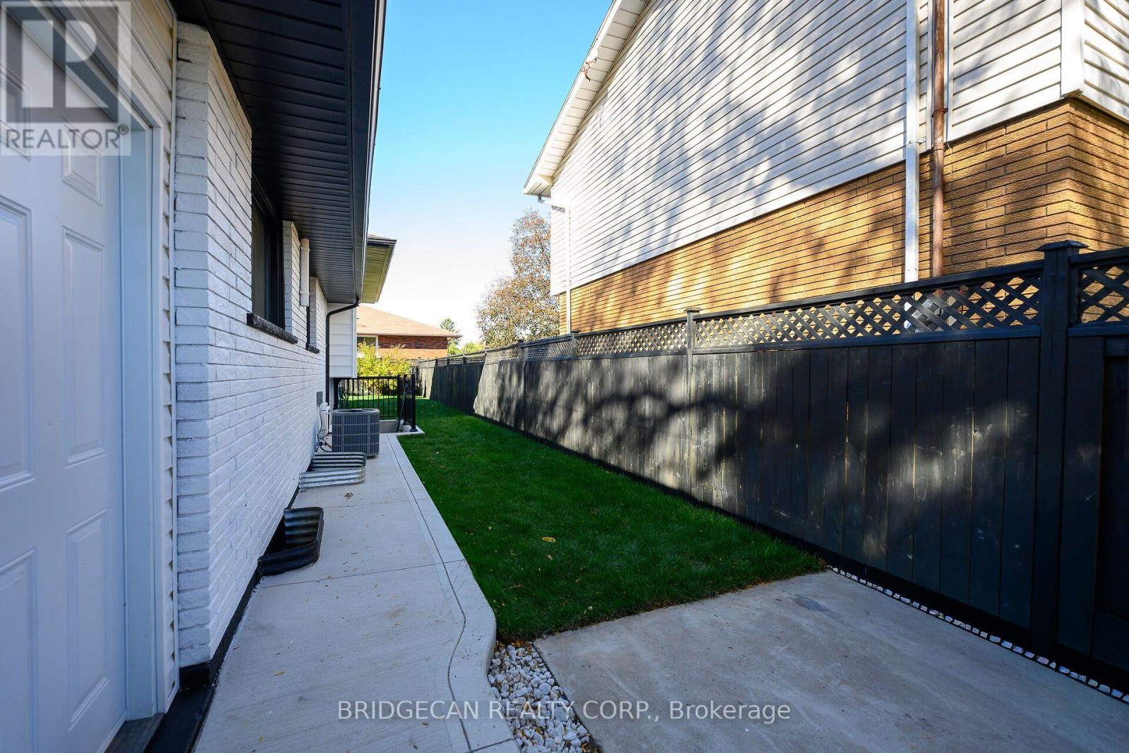 4 Bermuda Court, Hamilton, Ontario  L9C 2J8 - Photo 41 - X14098966