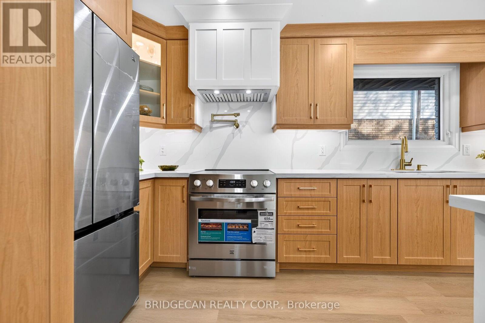 4 Bermuda Court, Hamilton, Ontario  L9C 2J8 - Photo 7 - X14098966