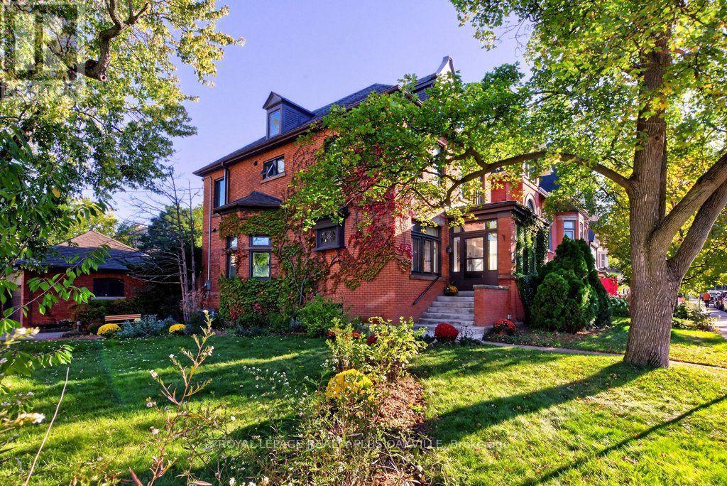 140 MARKLAND STREET, Hamilton, Ontario
