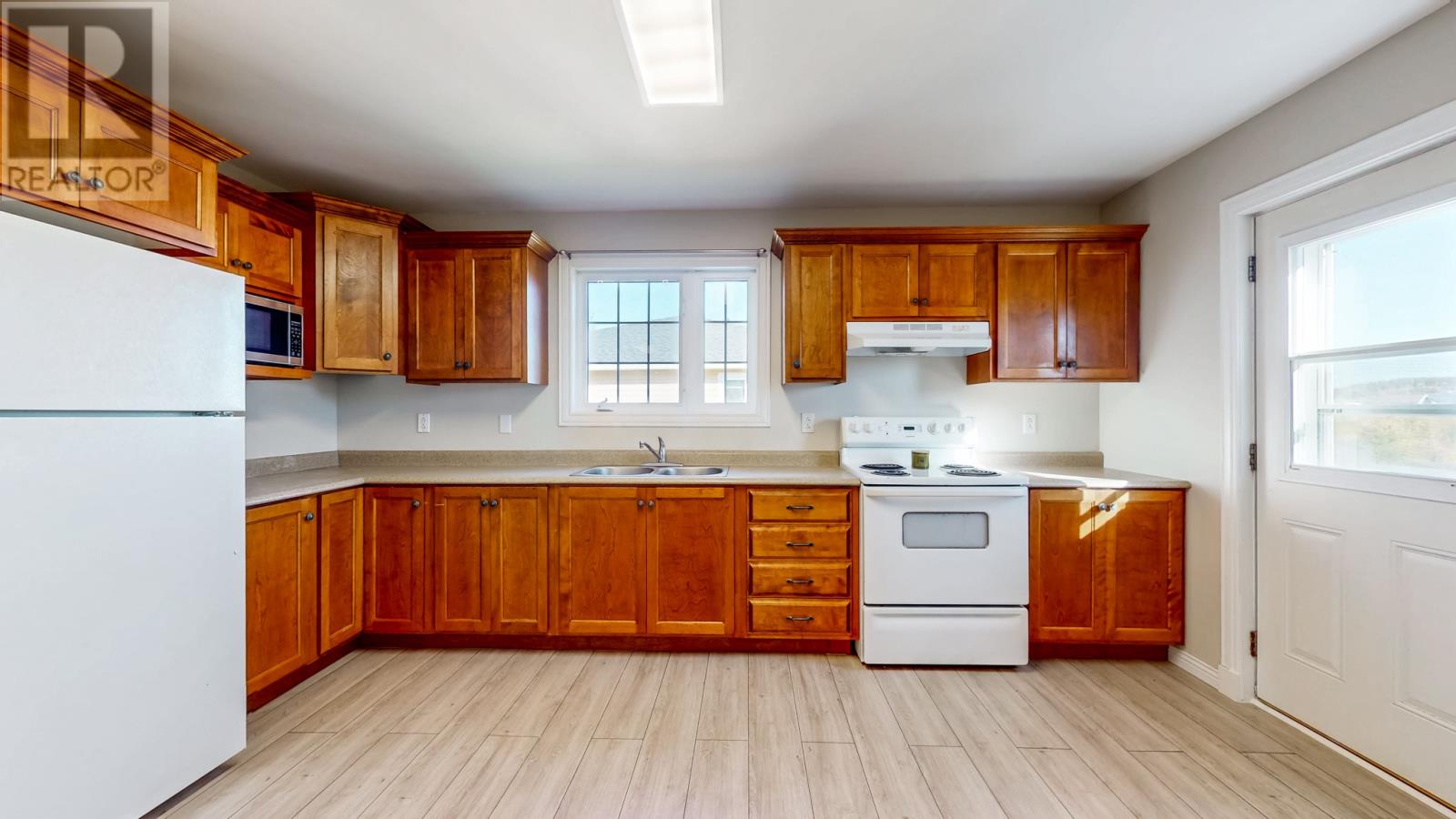 132 St.Thomas Line, Paradise — photo 9