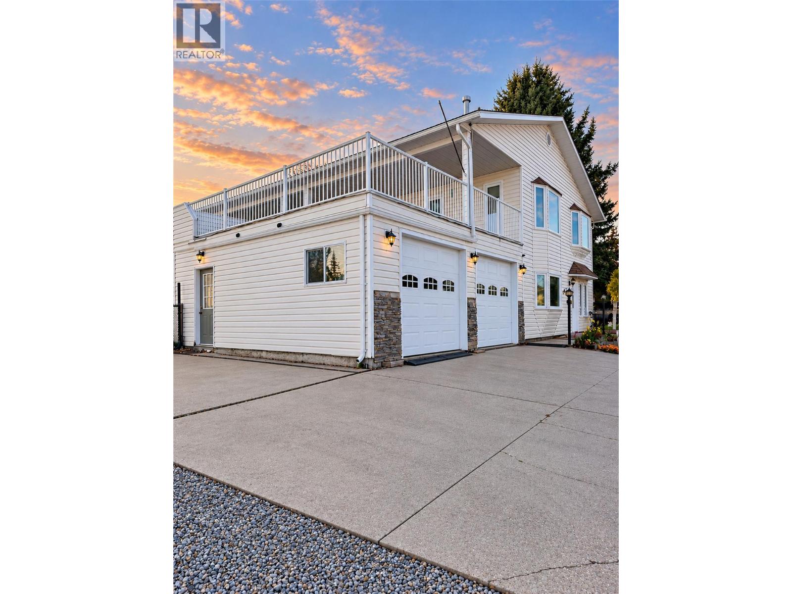 527 16TH Street S
