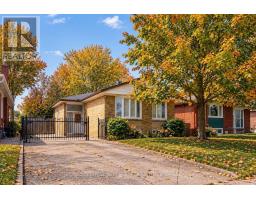12 LEAVENWORTH CRESCENT, Toronto, Ontario
