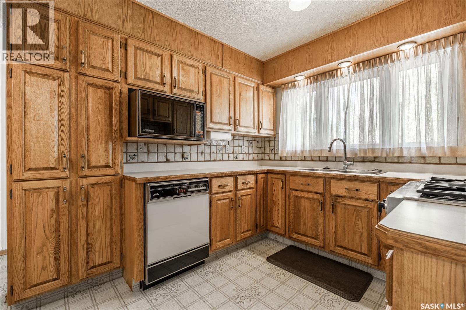 3334 Cronkite Street, Saskatoon, Saskatchewan  S7H 3X5 - Photo 4 - SK051534