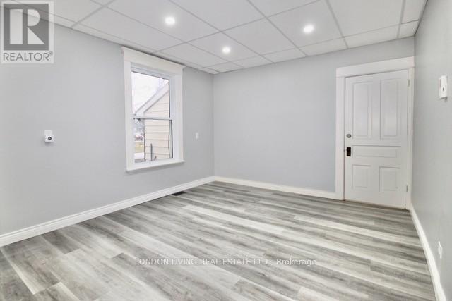 Back Unit - 2417 Main Street E, London South, Ontario  N6P 1A7 - Photo 3 - X14099058