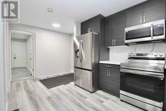 Back Unit - 2417 Main Street E, London South, Ontario  N6P 1A7 - Photo 4 - X14099058