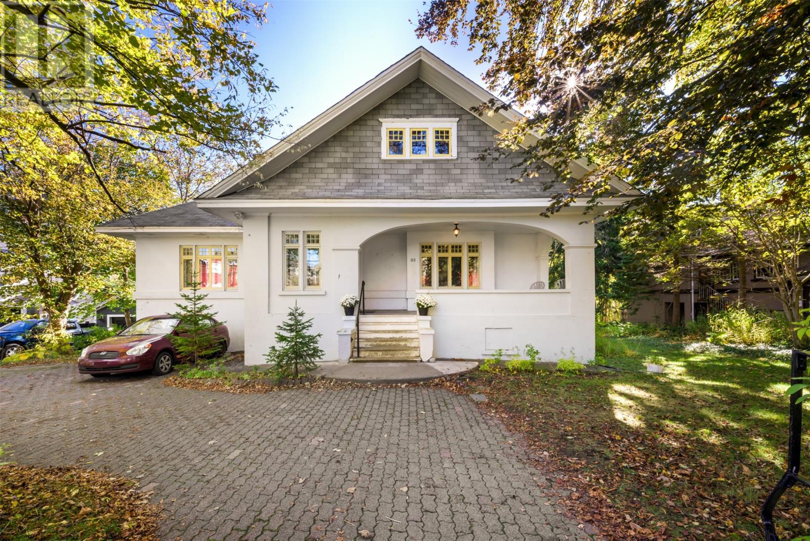35 Topsail Road, St. John's — photo 2