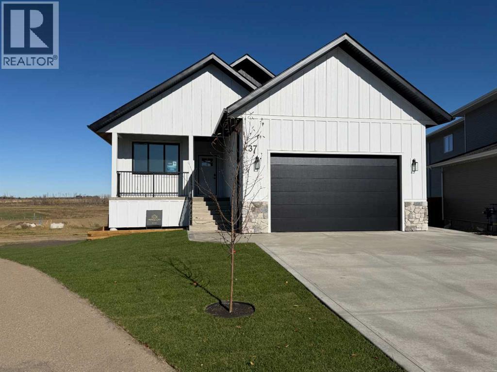 37 Maclean Close, Blackfalds, Alberta  T4M 0H4 - Photo 1 - A2343248