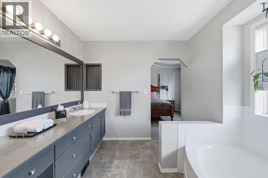 19 Chapman Way SE, Calgary, Alberta  T2X 3R1 - Photo 30 - A2352528