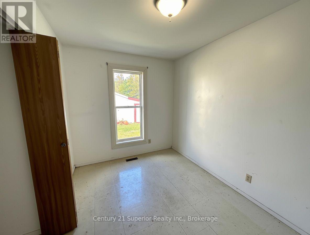 606 Peary Street, Schreiber, Ontario  P0T 2S0 - Photo 16 - X14099096