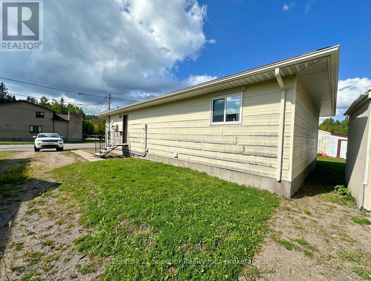 606 Peary Street, Schreiber, Ontario  P0T 2S0 - Photo 25 - X14099096