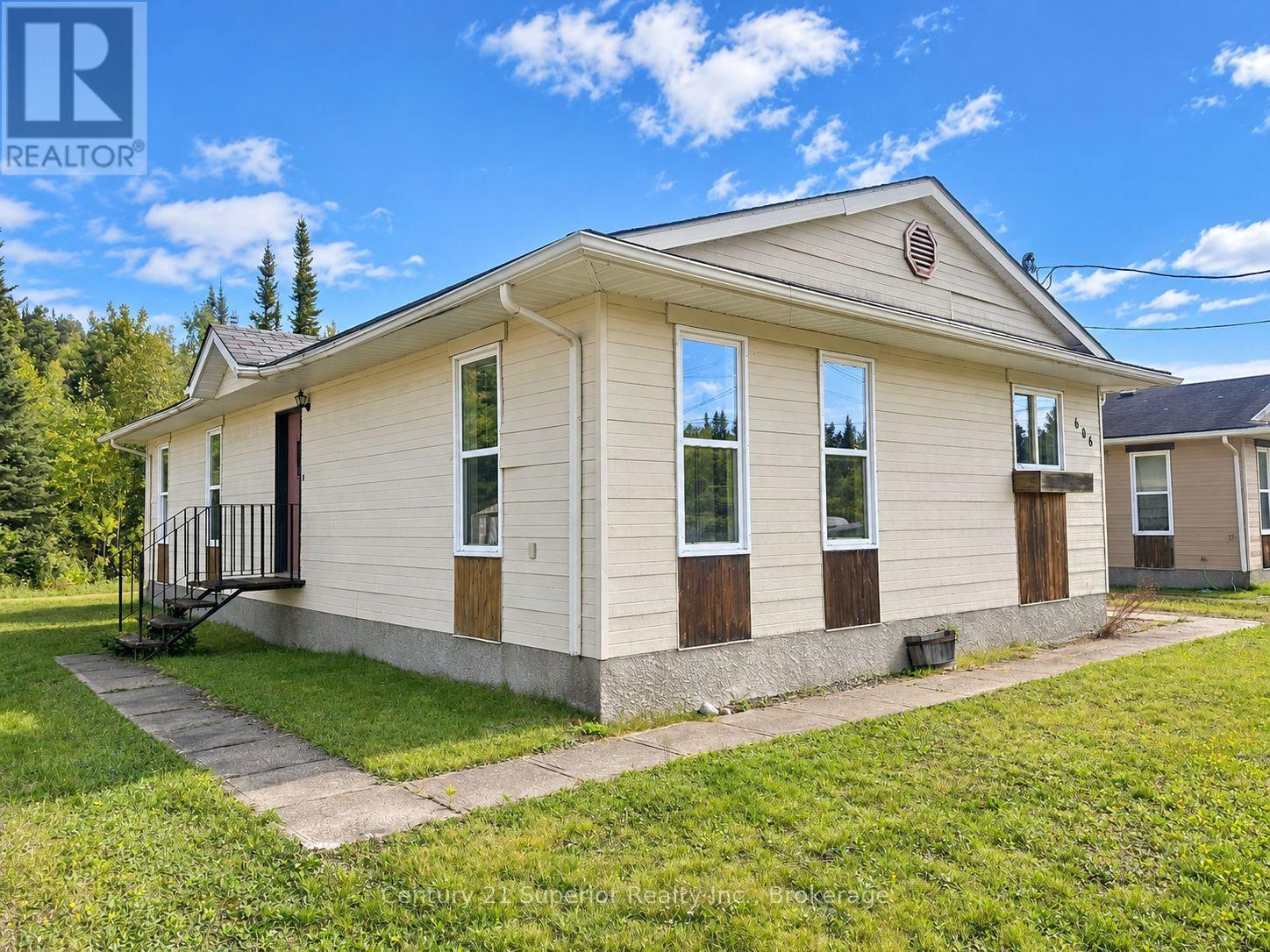 606 Peary Street, Schreiber, Ontario  P0T 2S0 - Photo 27 - X14099096