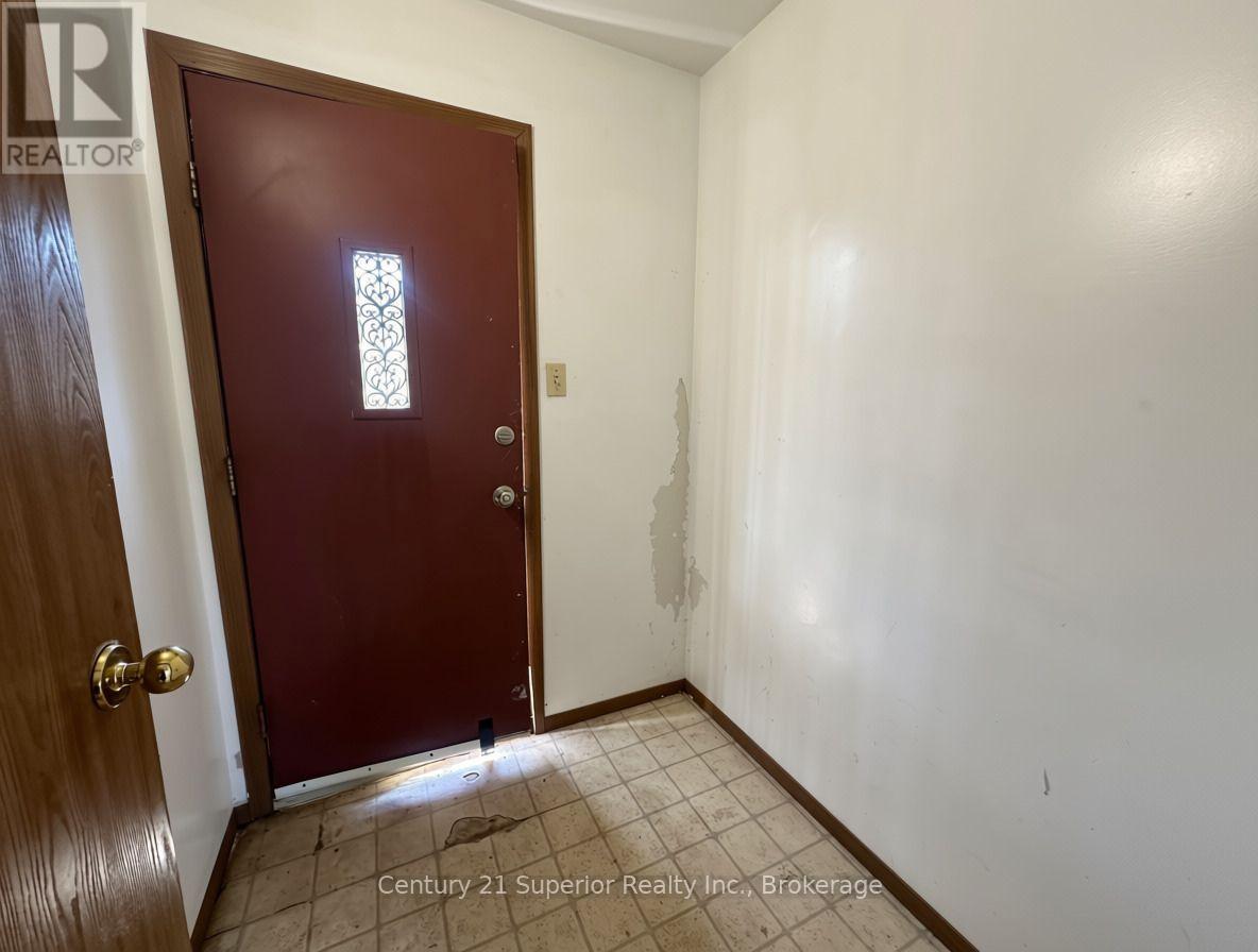 606 Peary Street, Schreiber, Ontario  P0T 2S0 - Photo 3 - X14099096