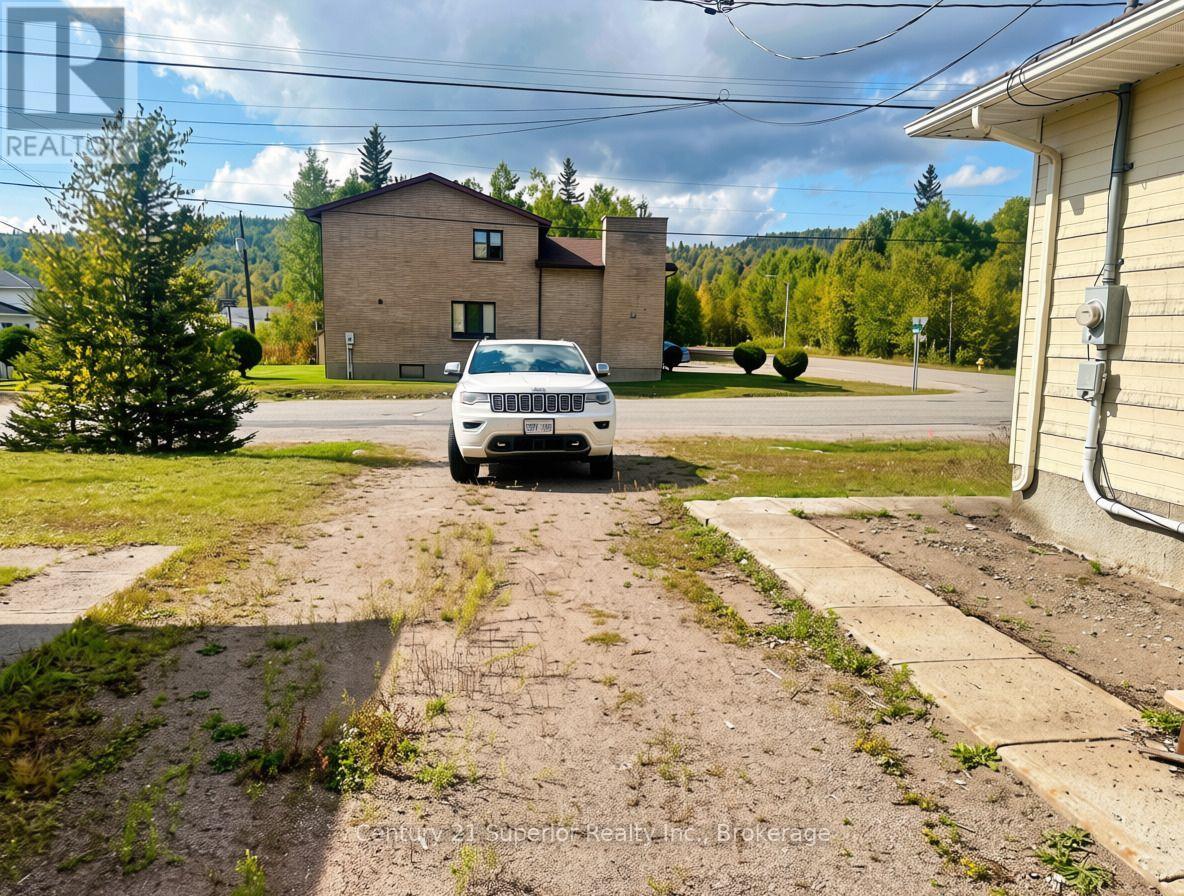 606 Peary Street, Schreiber, Ontario  P0T 2S0 - Photo 30 - X14099096