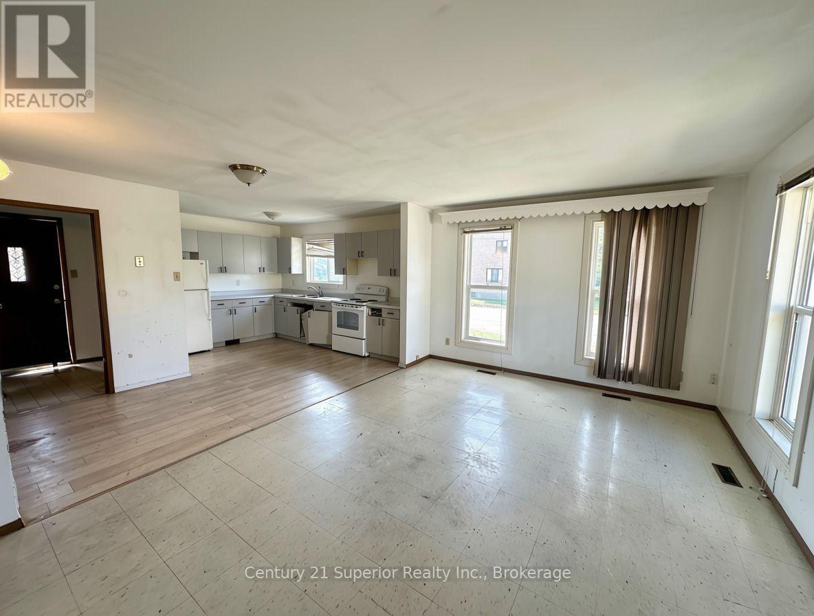606 Peary Street, Schreiber, Ontario  P0T 2S0 - Photo 4 - X14099096