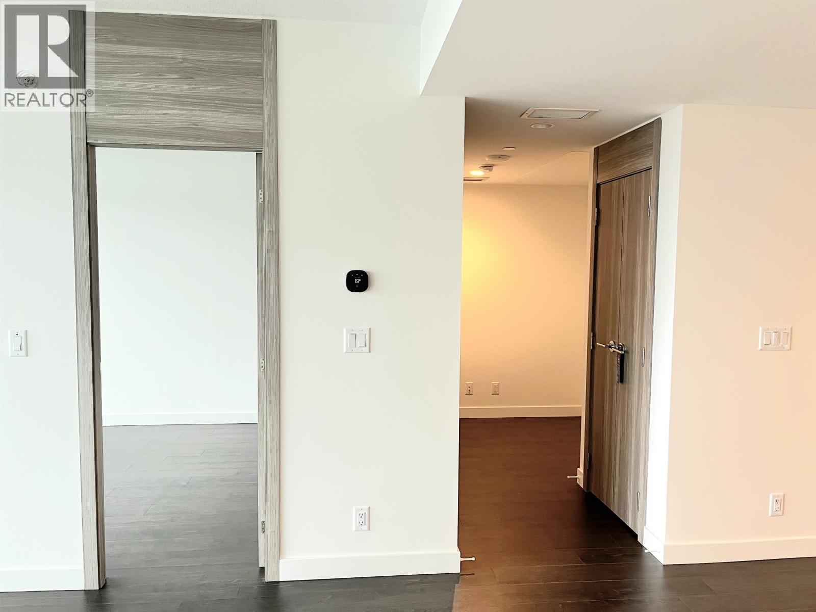 4308 4880 LOUGHEED HIGHWAY
