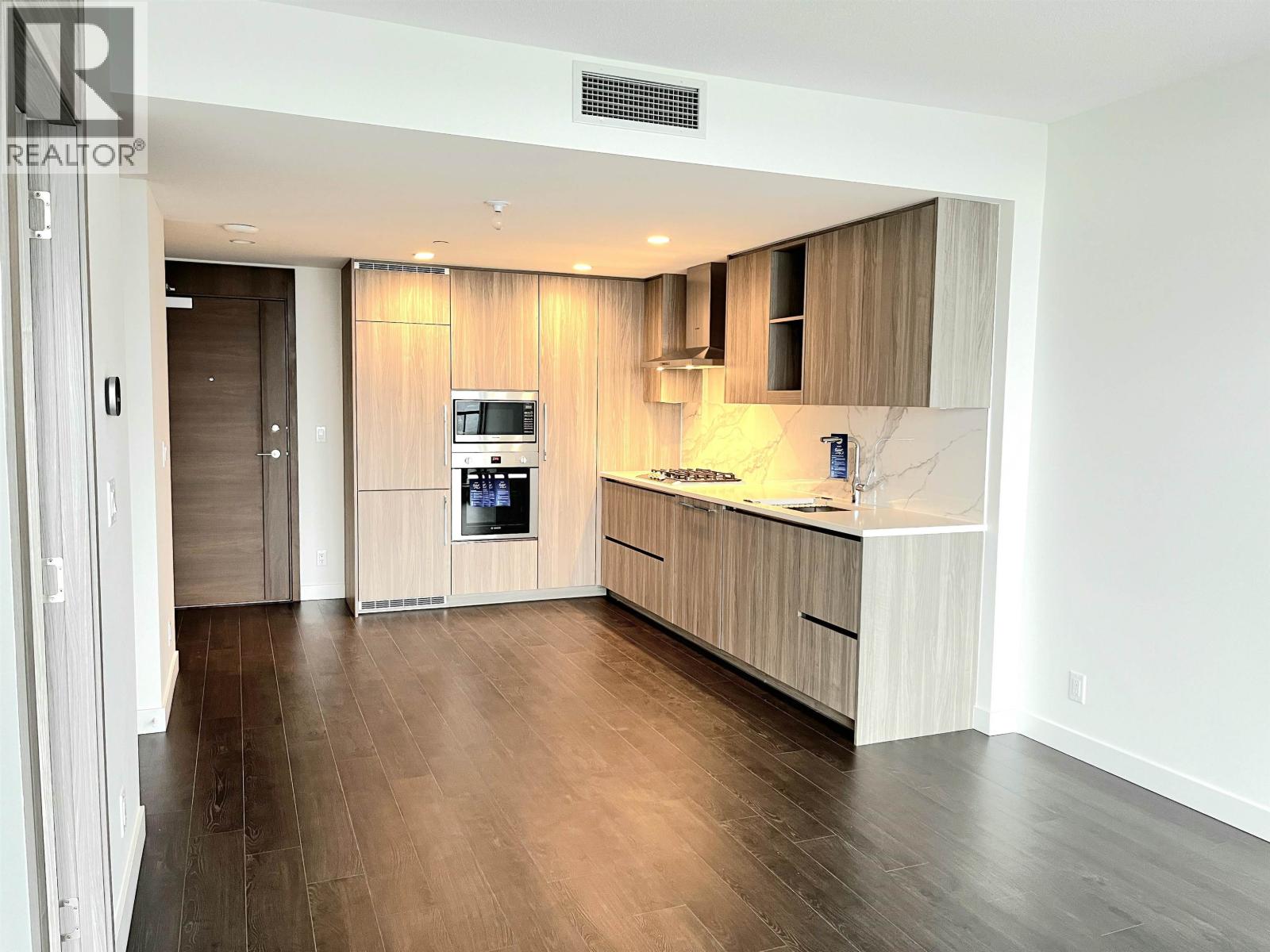 4308 4880 LOUGHEED HIGHWAY