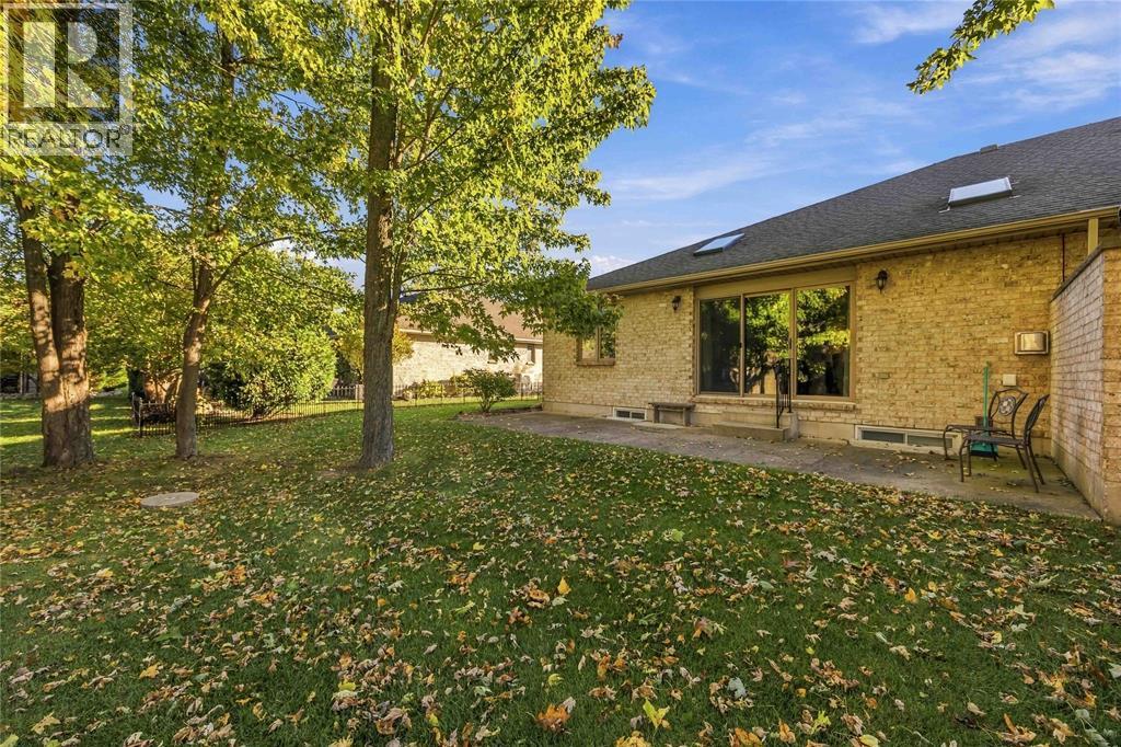 260 Cassandra Boulevard, Sarnia, Ontario  N7S 6M9 - Photo 36 - 26025573